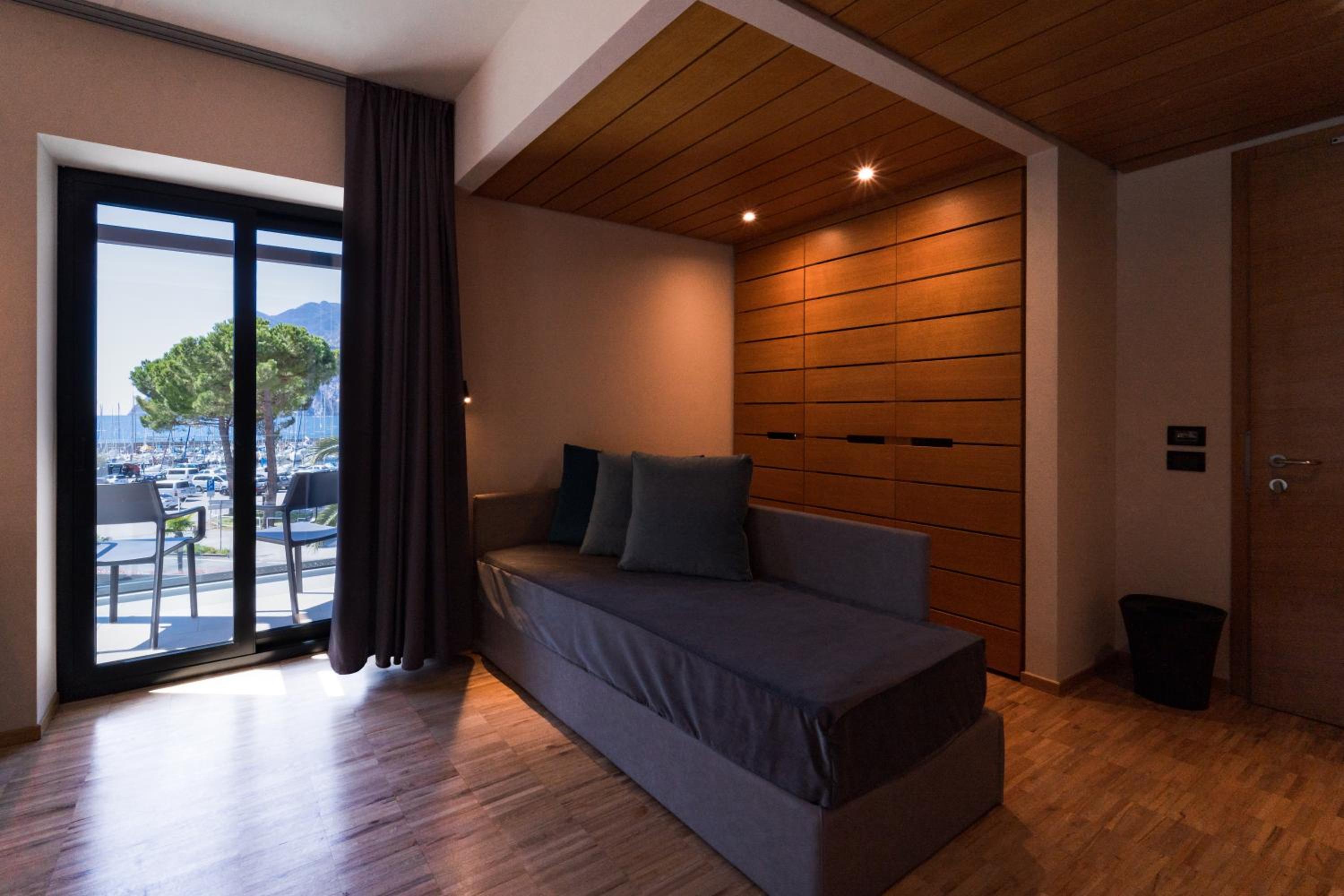 Premium Room with Lake View - Photo 1