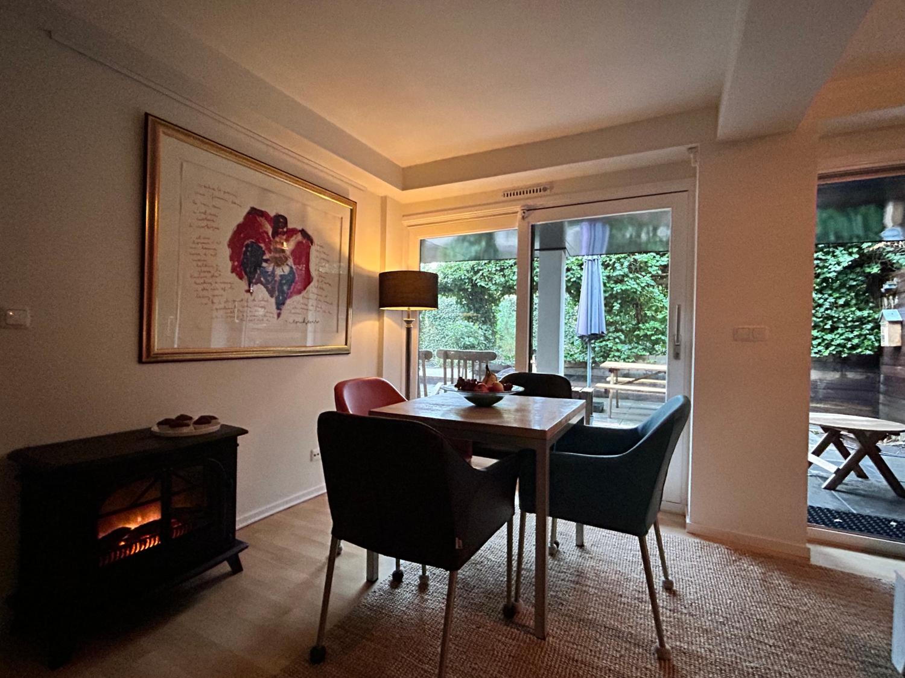 Deluxe Two-Bedroom Apartment with Garden View photo 3