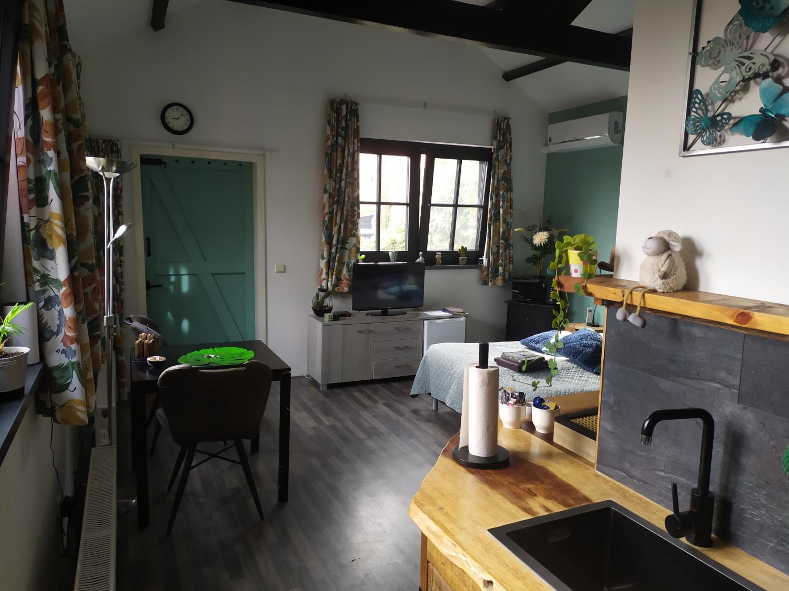 Deluxe Double Room with Balcony - Photo 1