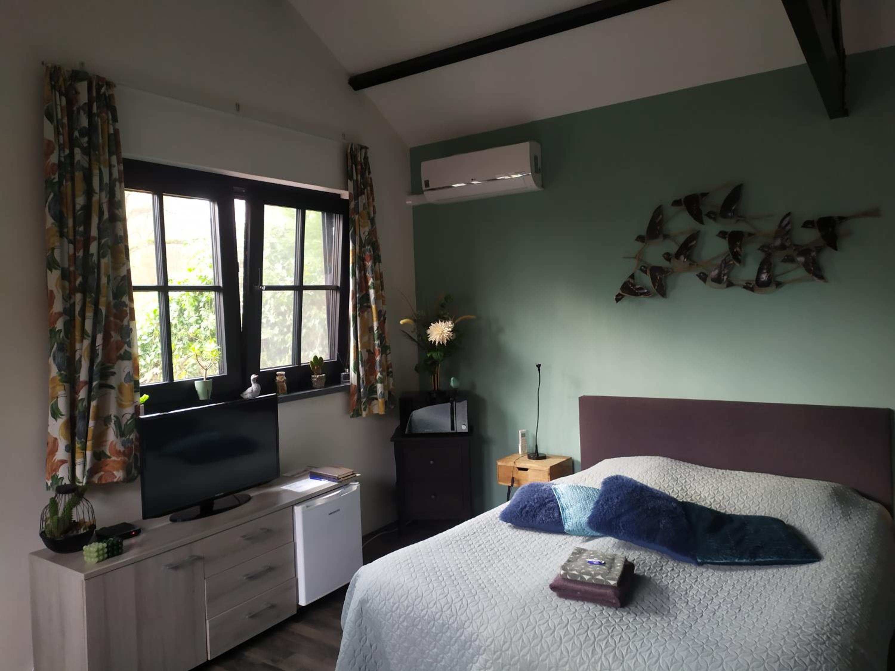Deluxe Double Room with Balcony - Photo 3