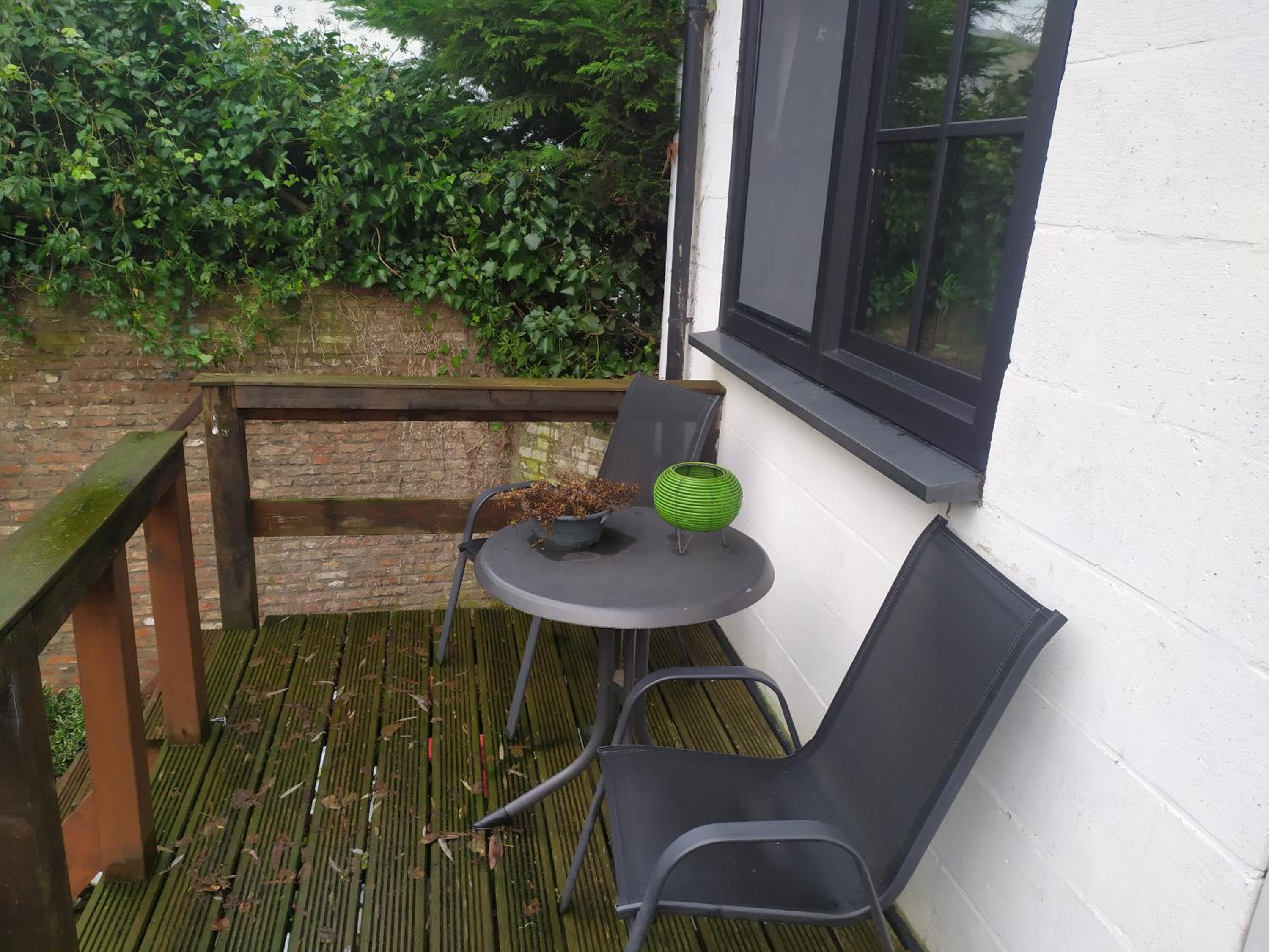 Deluxe Double Room with Balcony - Photo 8