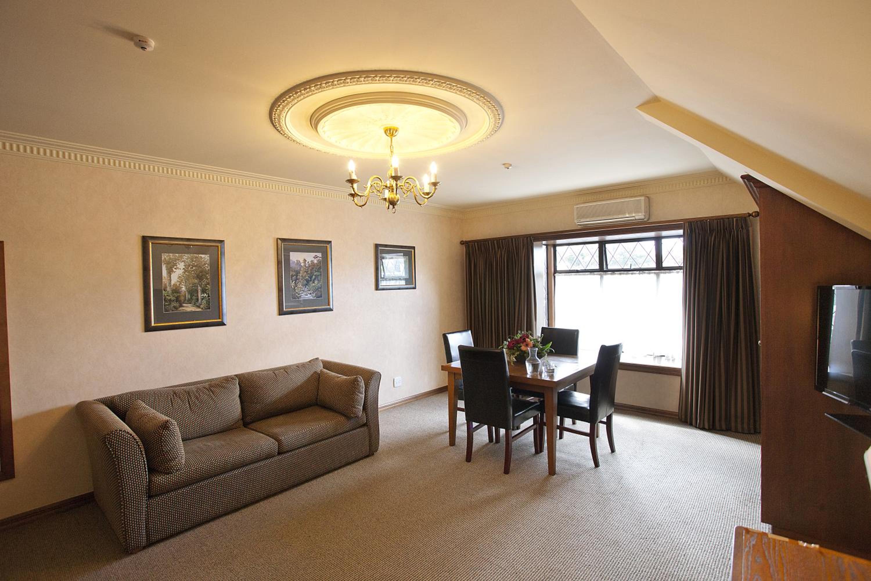 Executive Suite - Photo 1