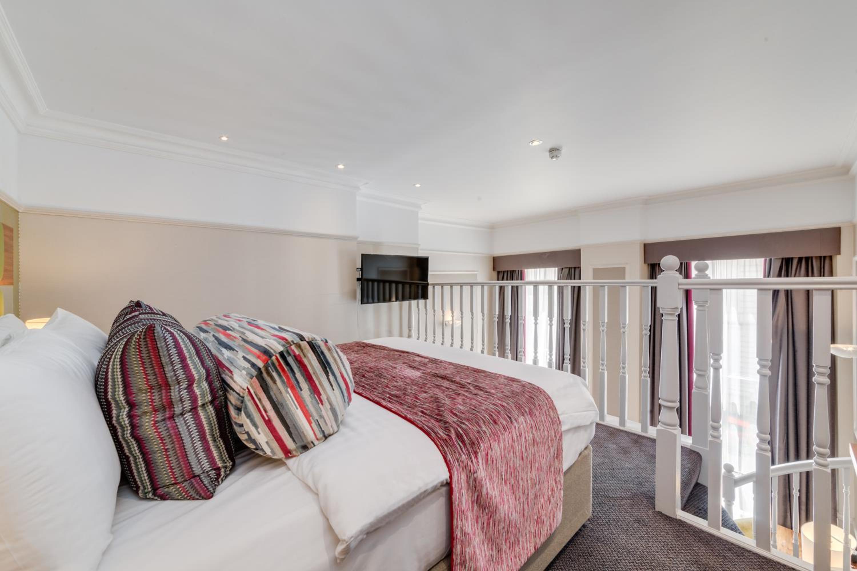 Executive Suite - Split Level