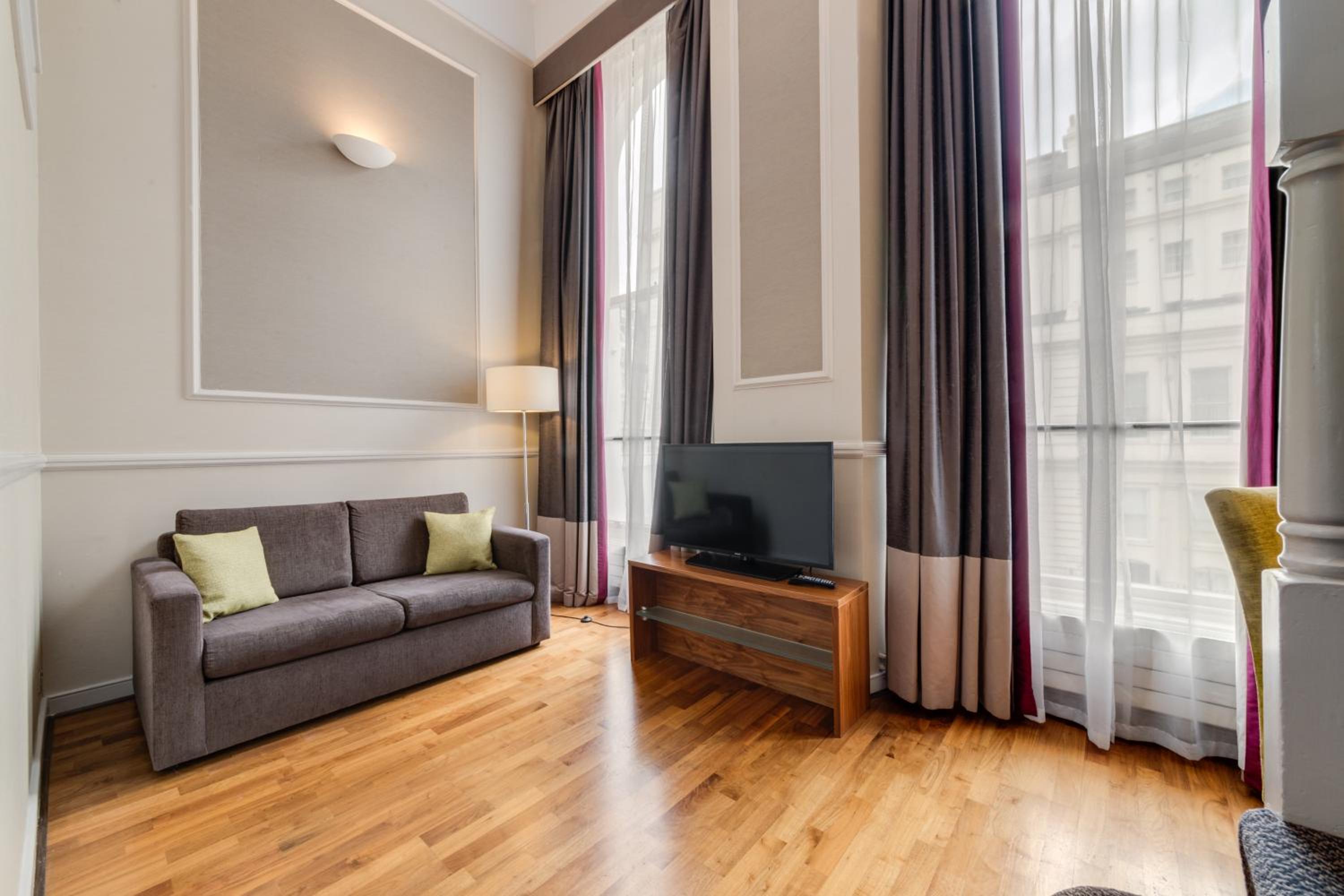Executive Suite - Split Level photo 3