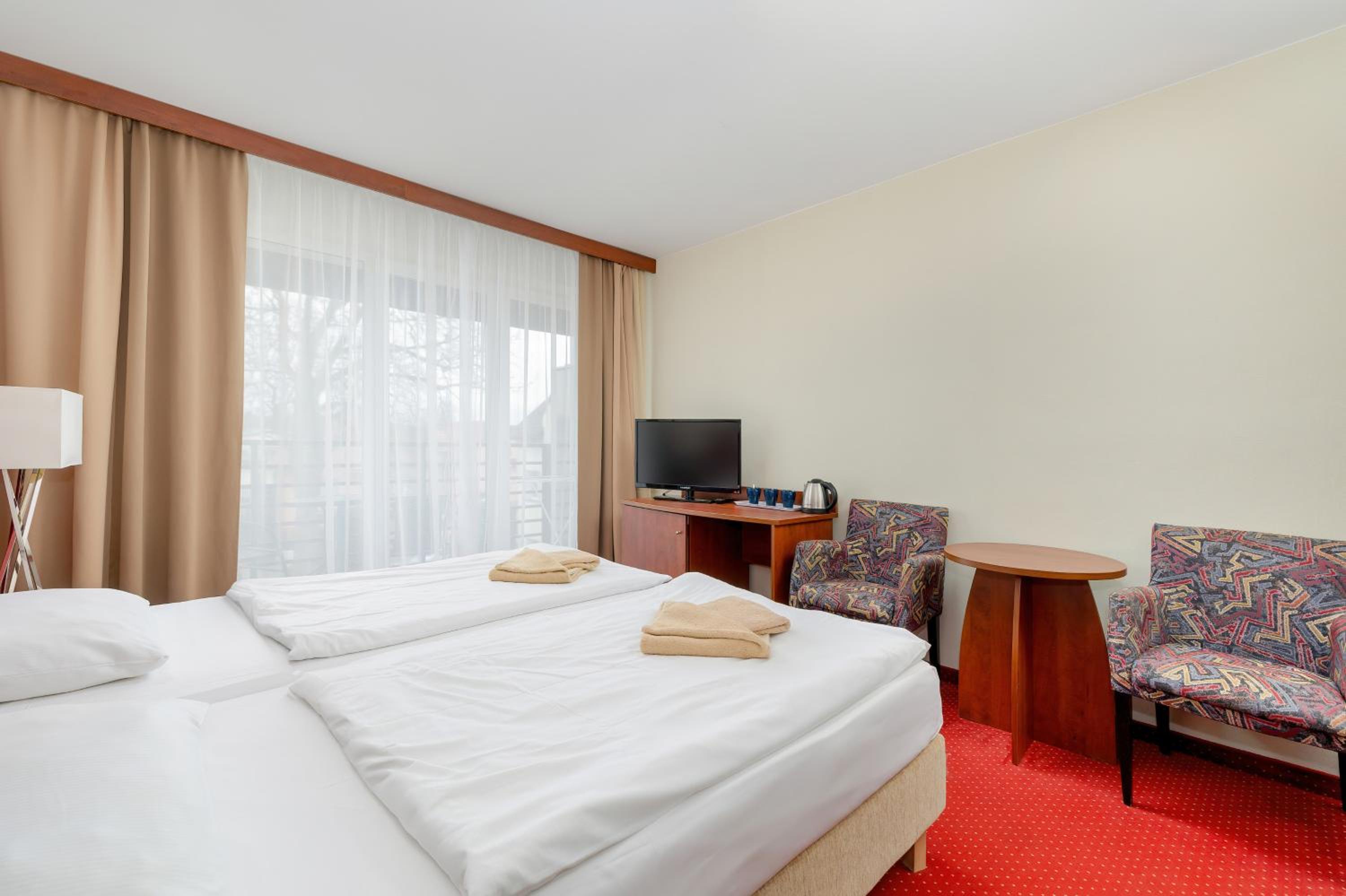 Triple Room with Balcony - Photo 13
