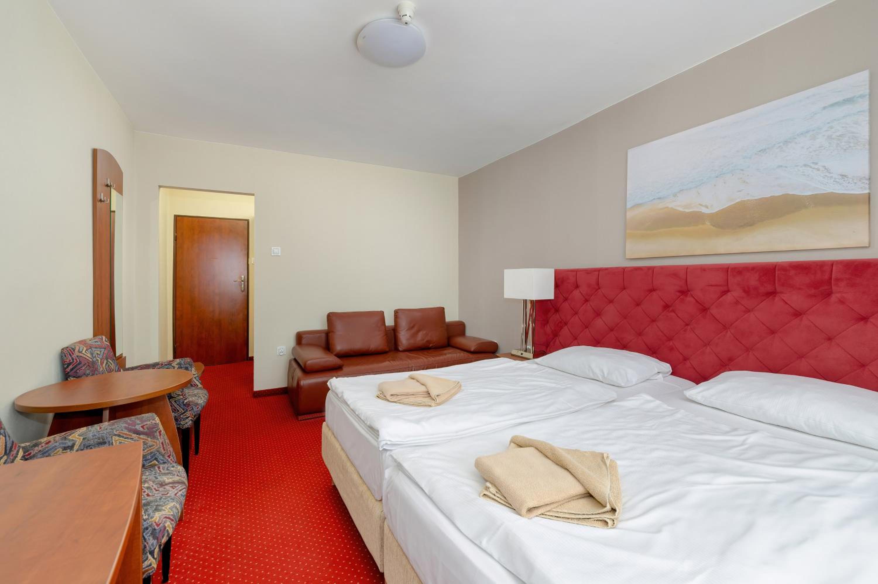 Triple Room with Balcony - Photo 16
