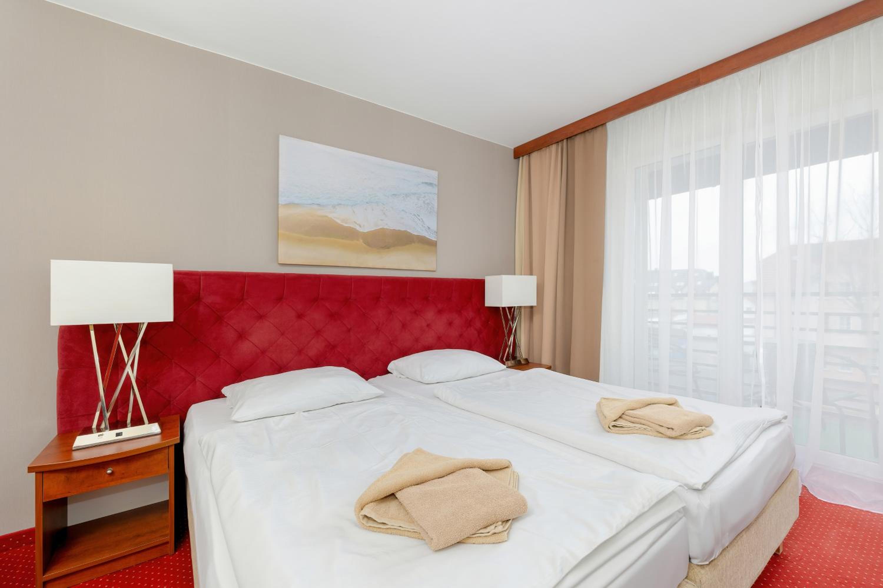 Triple Room with Balcony - Photo 15