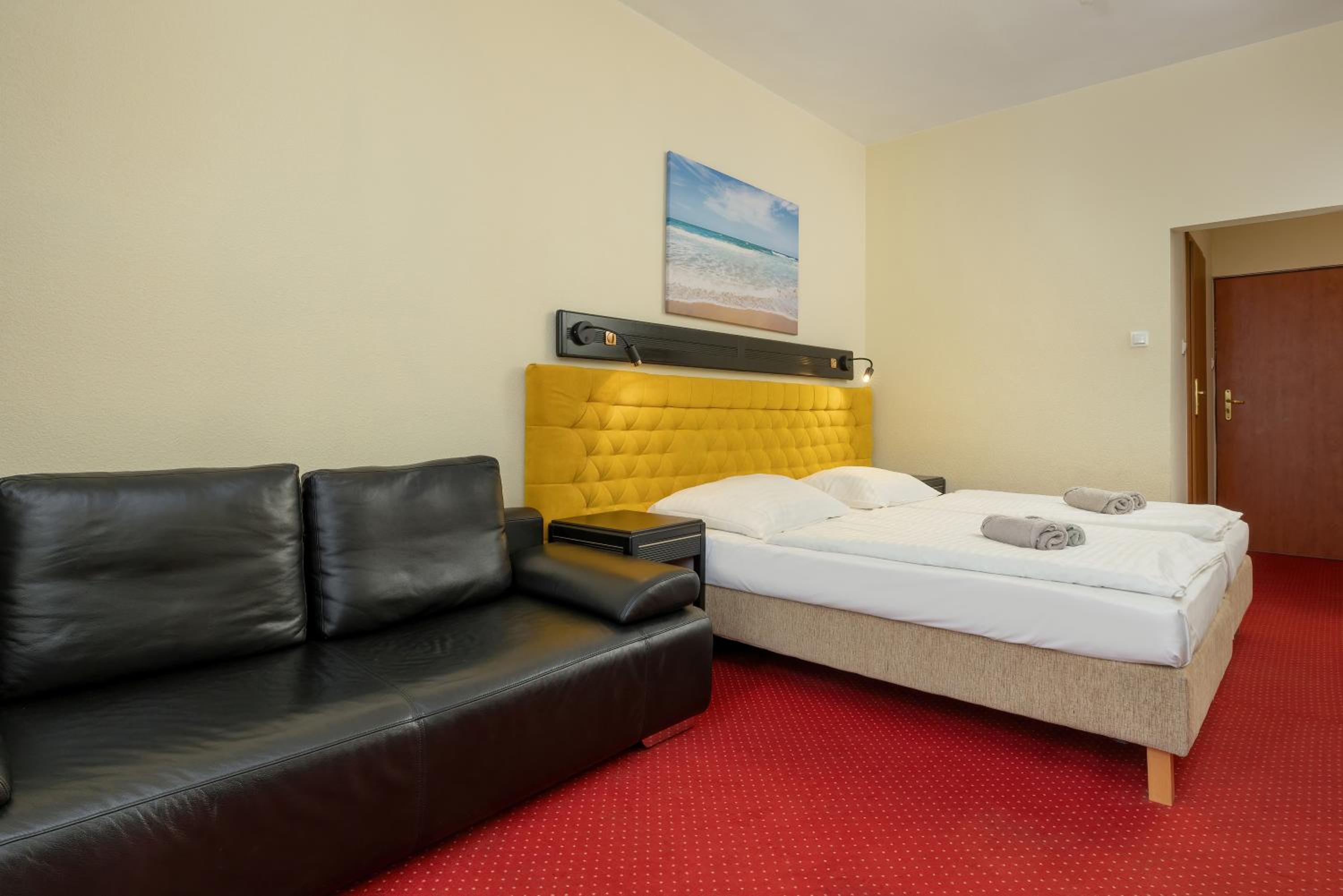 Triple Room with Balcony - Photo 3