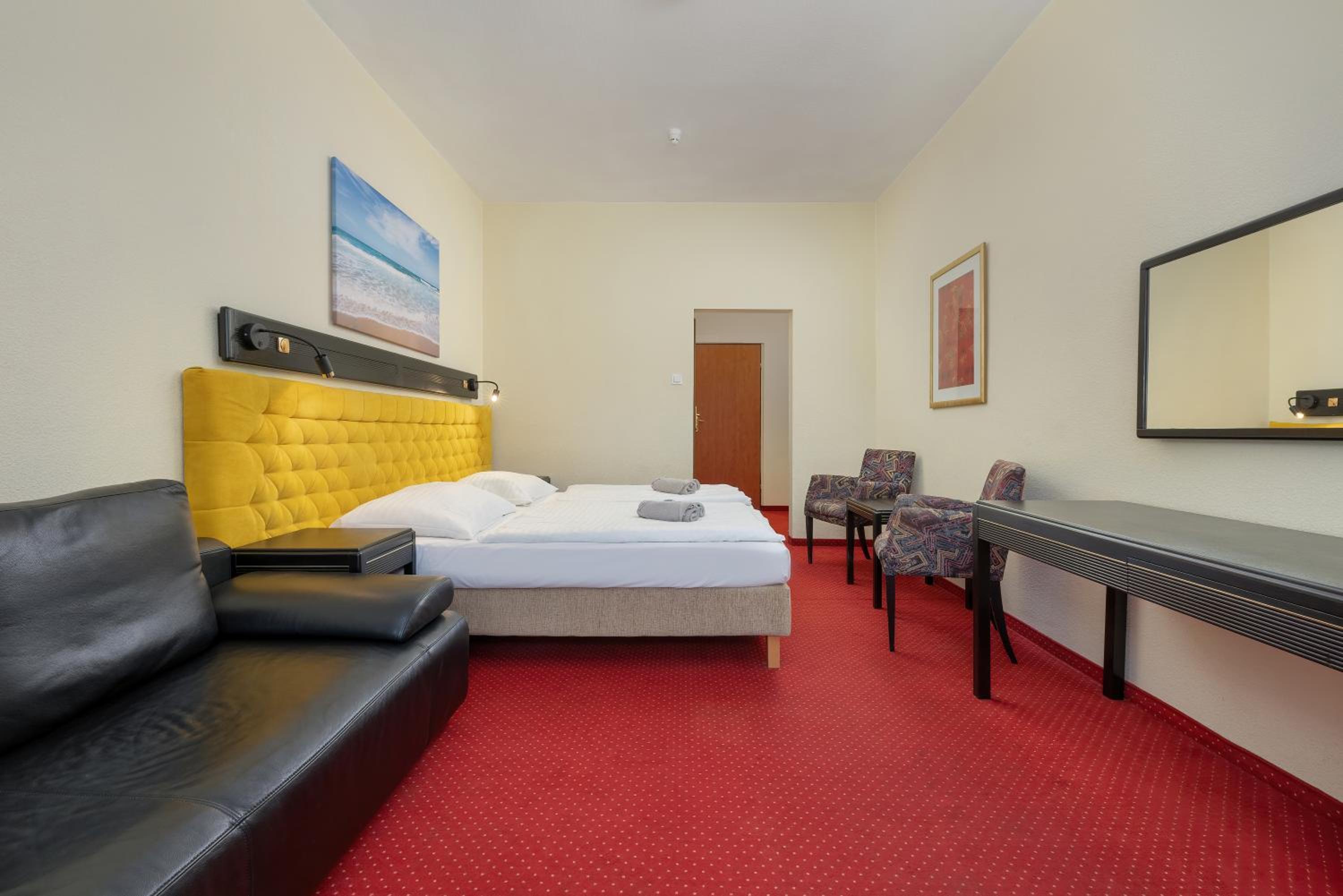 Triple Room with Balcony - Photo 6