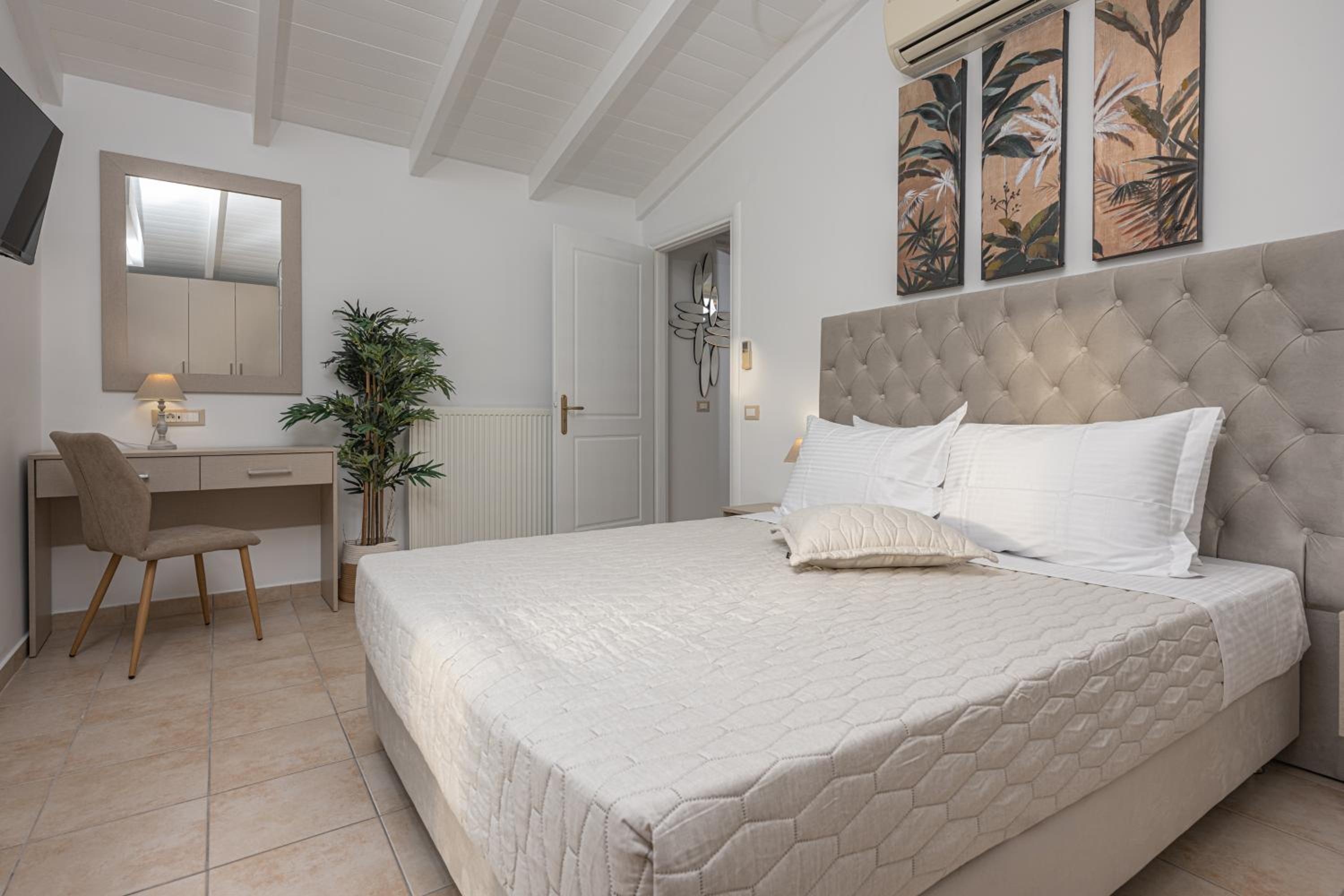 Villa photo 1