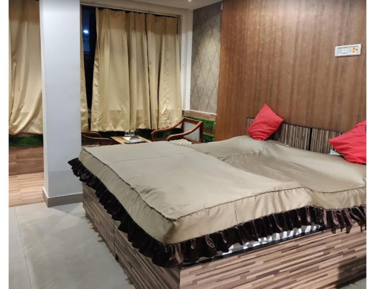 Large Double Room