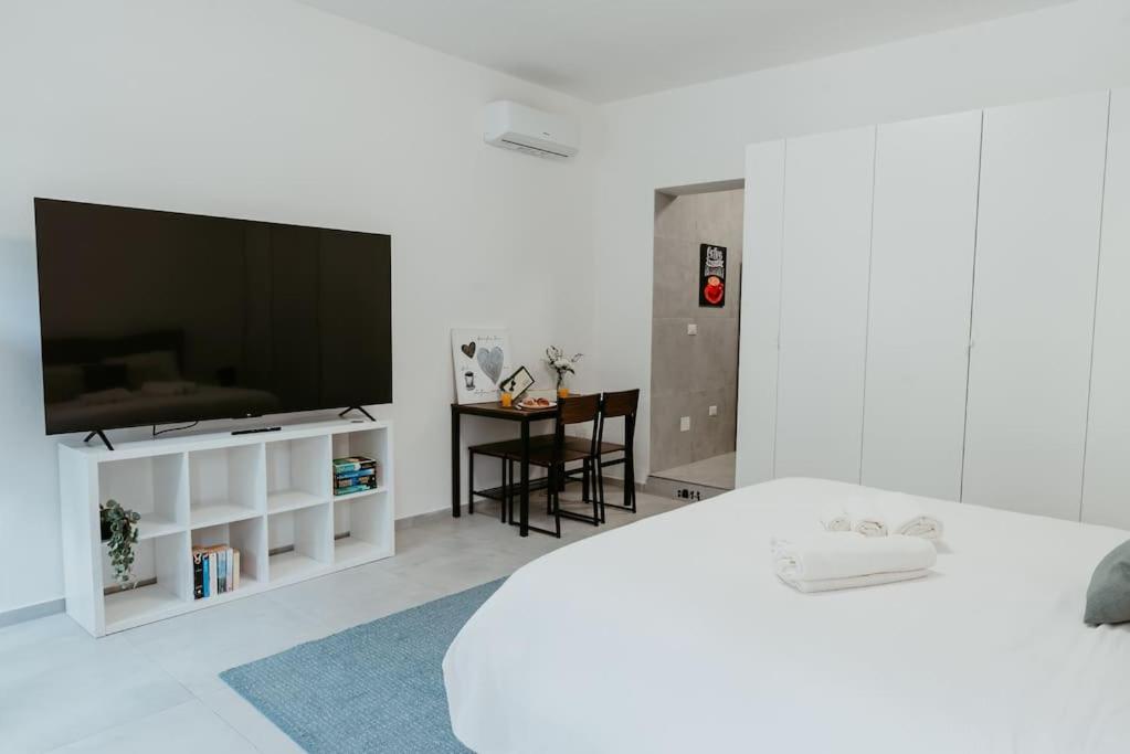 One-Bedroom House photo 1