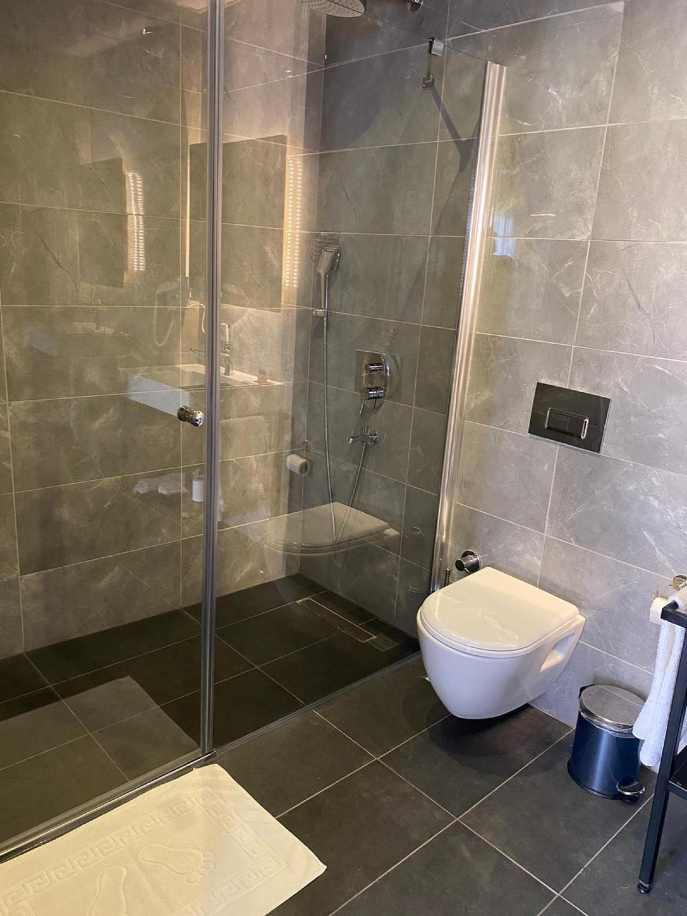 Deluxe Double Room with Side Sea View photo 3