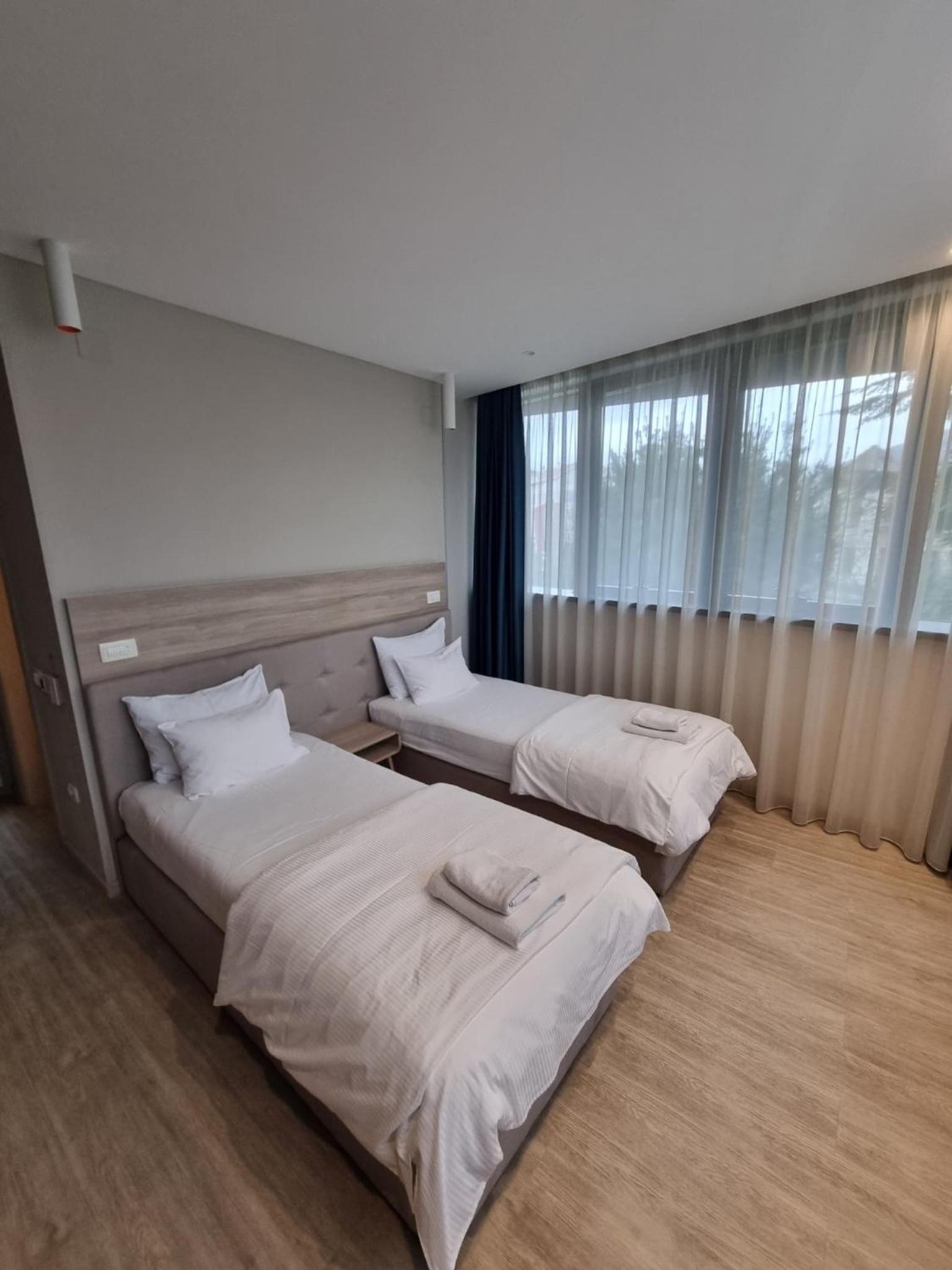 Deluxe Queen Room