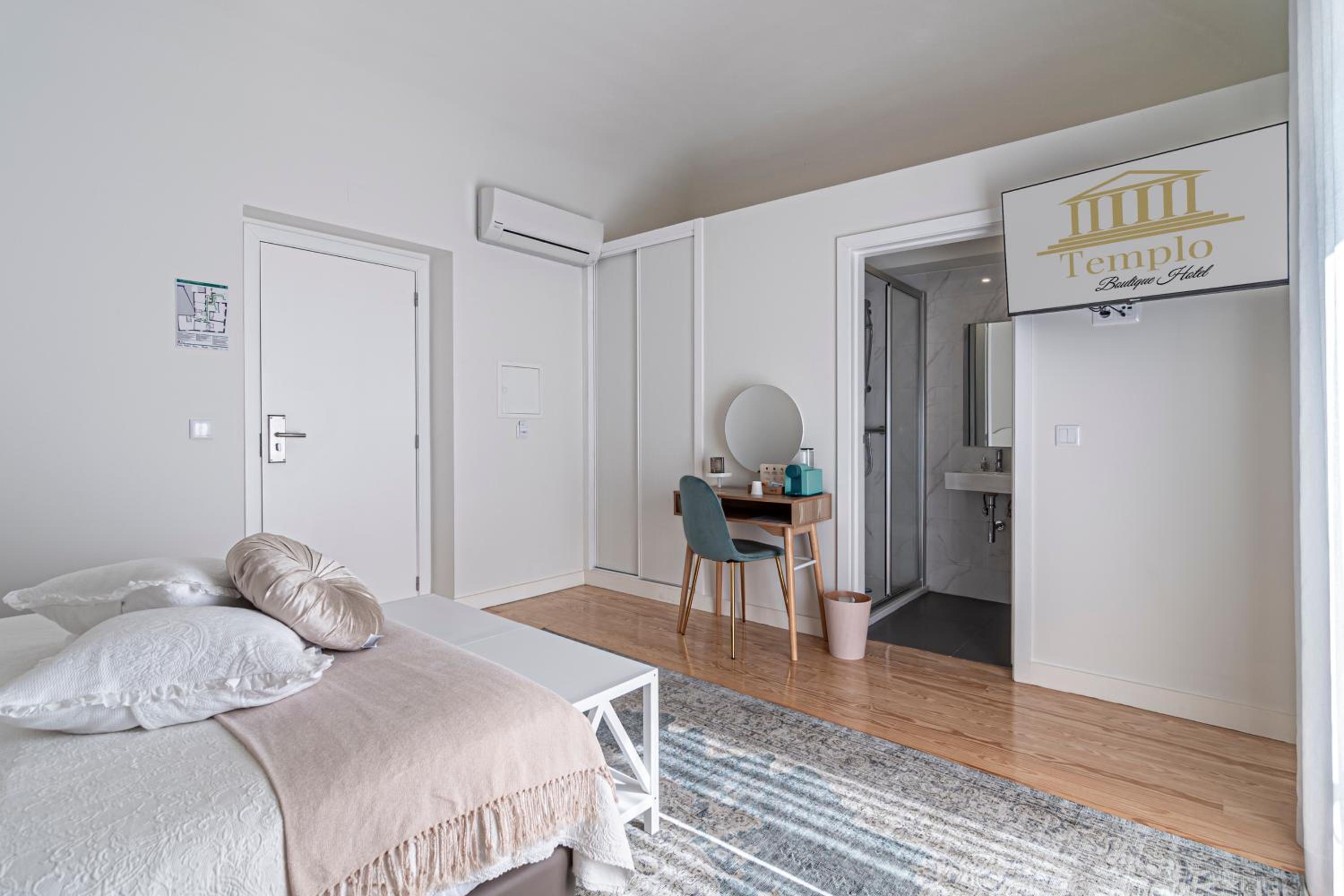 Superior Double or Twin Room - Photo 4