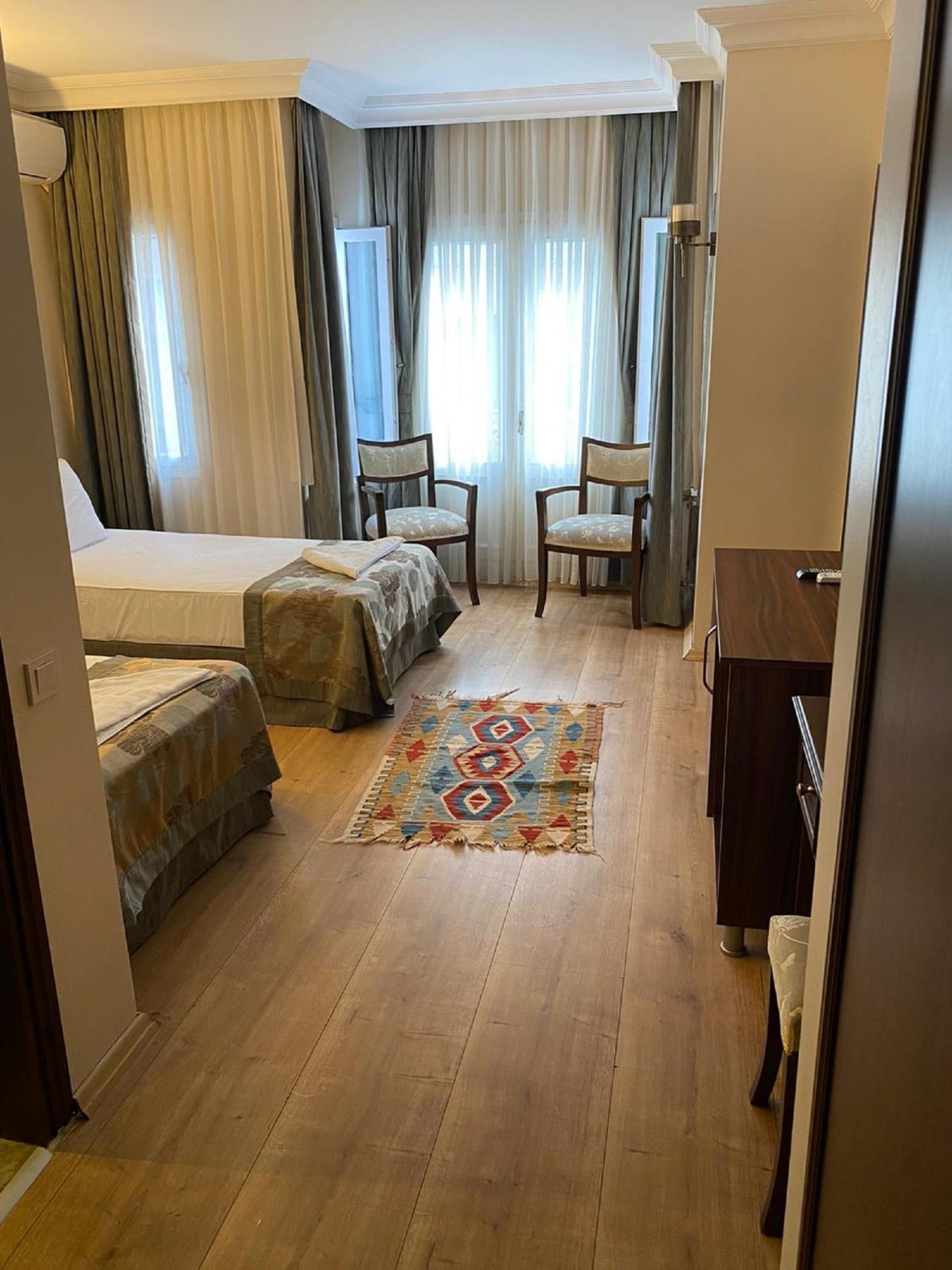 Standard Twin Room photo 2