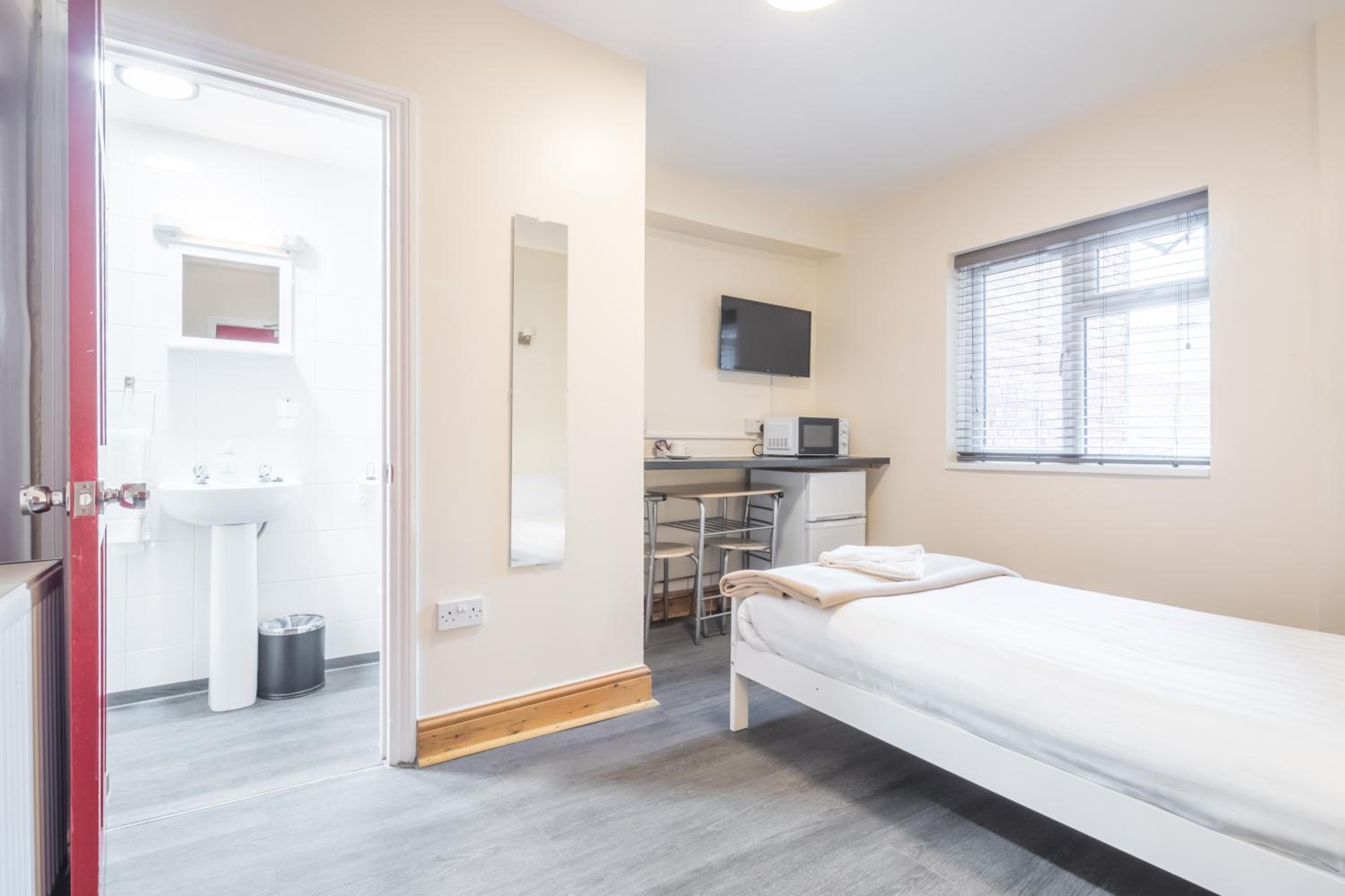 Budget Single Room photo 3