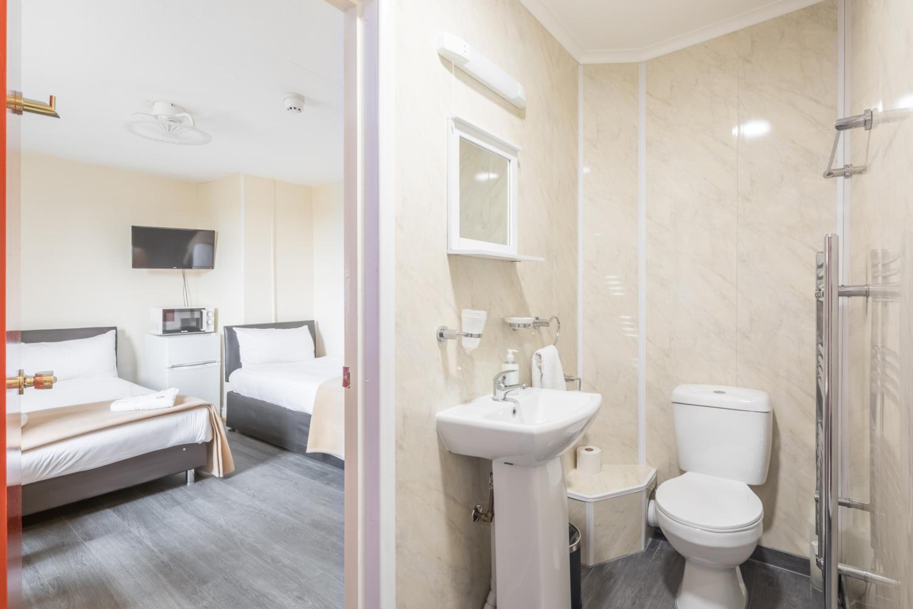 Budget Double or Twin Room photo 3