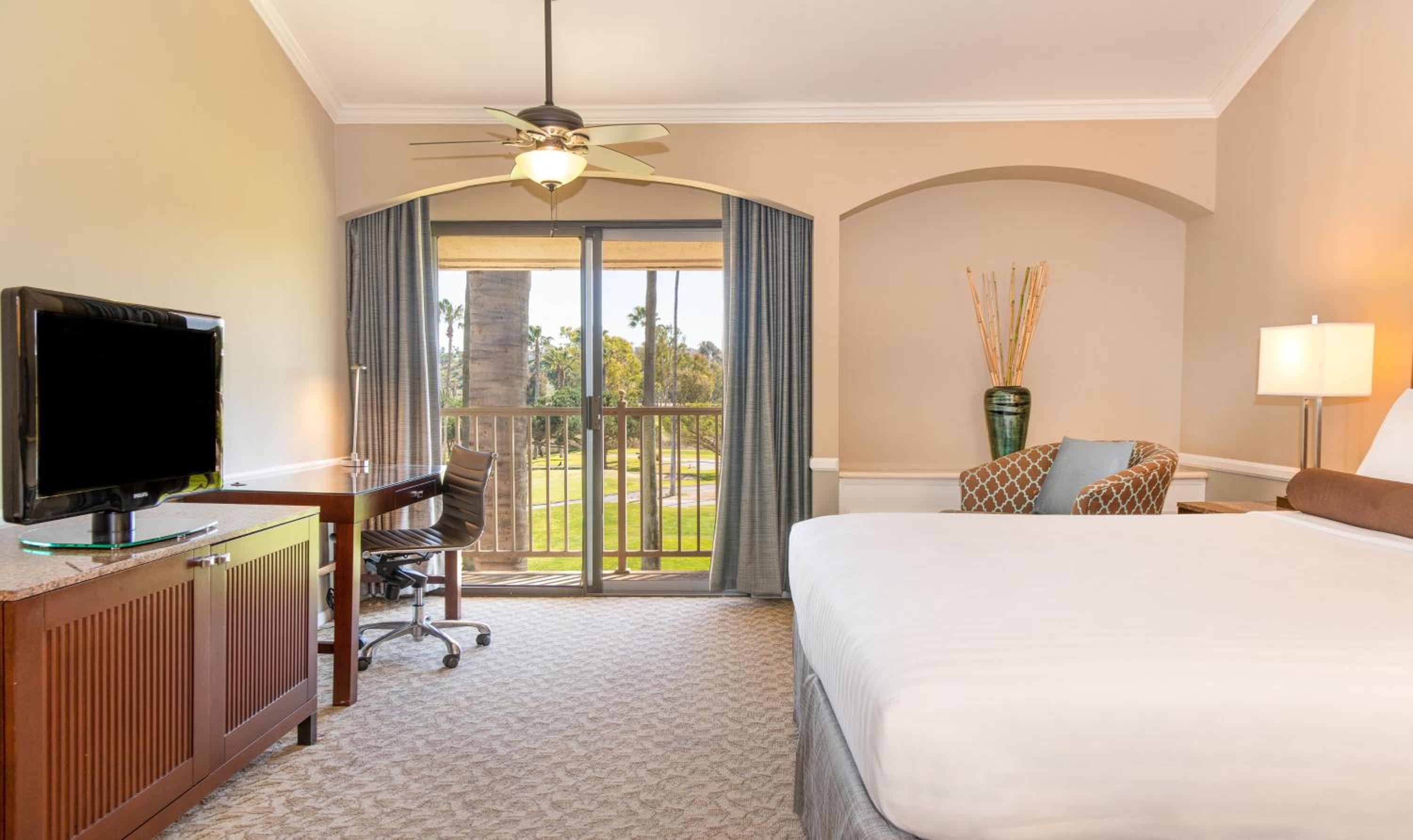 King Suite - Photo 1