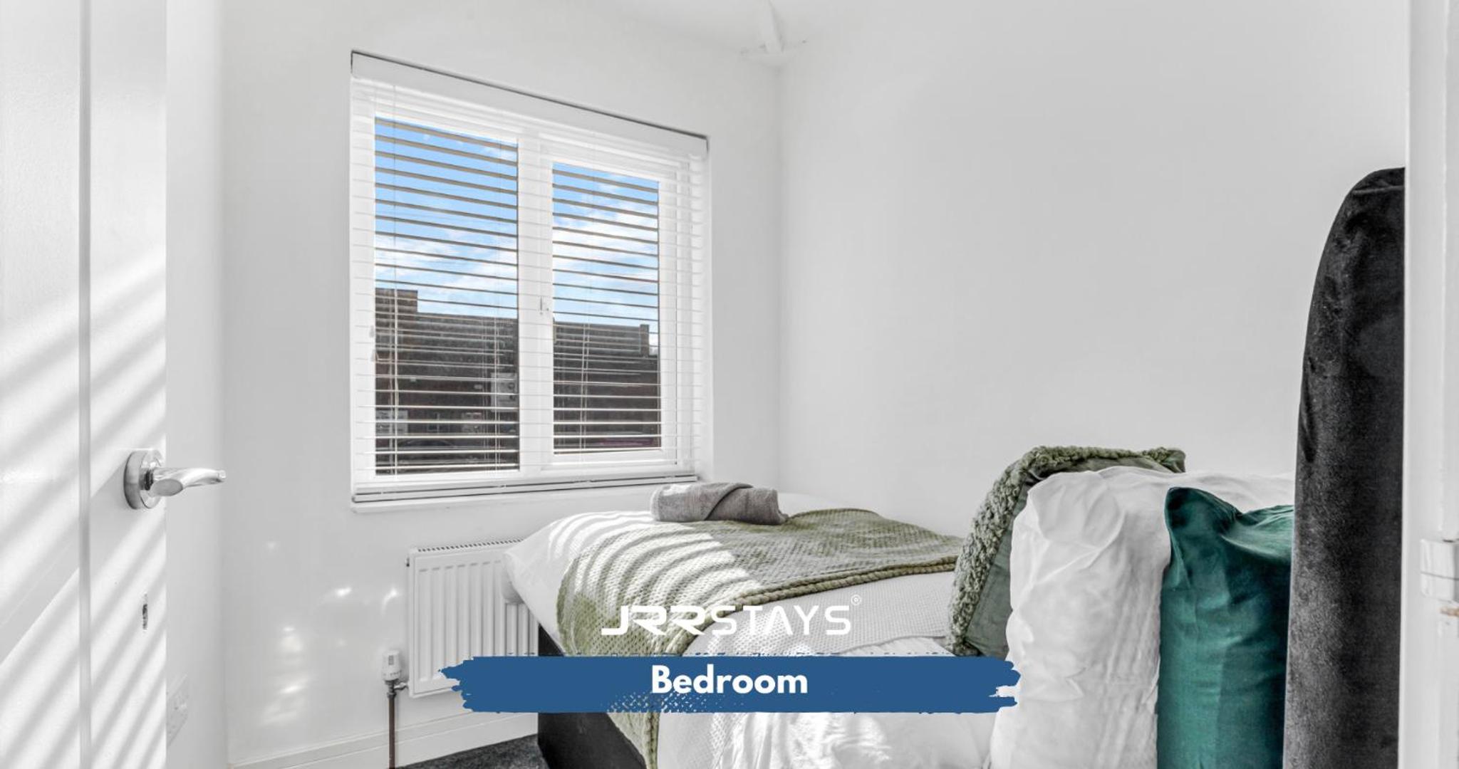 Three-Bedroom House photo 2