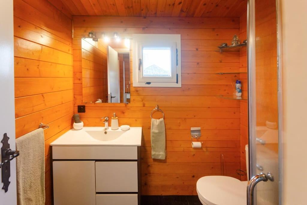 Two-Bedroom House photo 3