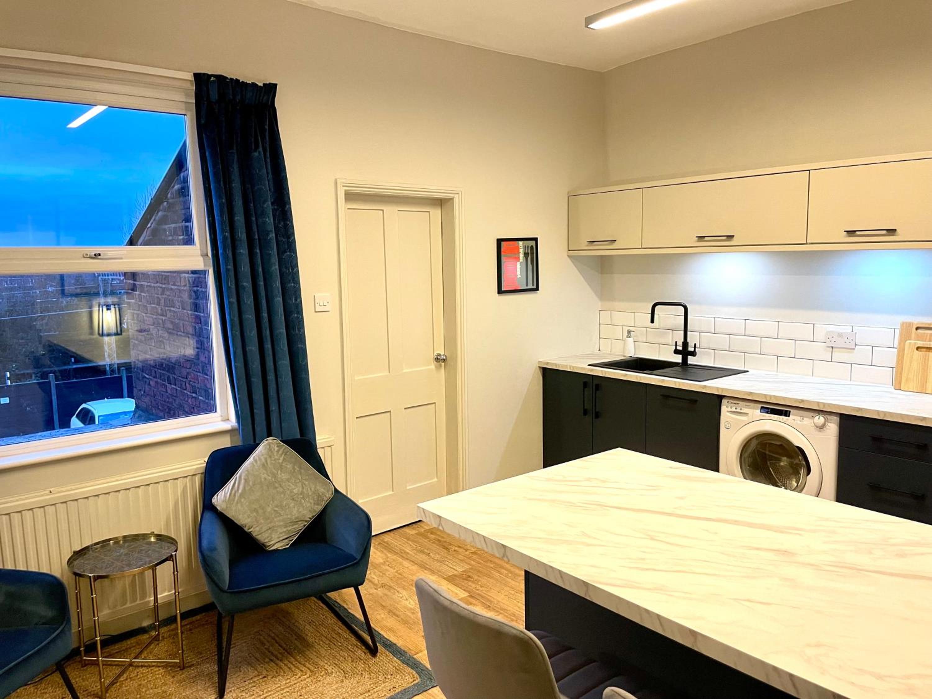 One-Bedroom Apartment photo 2
