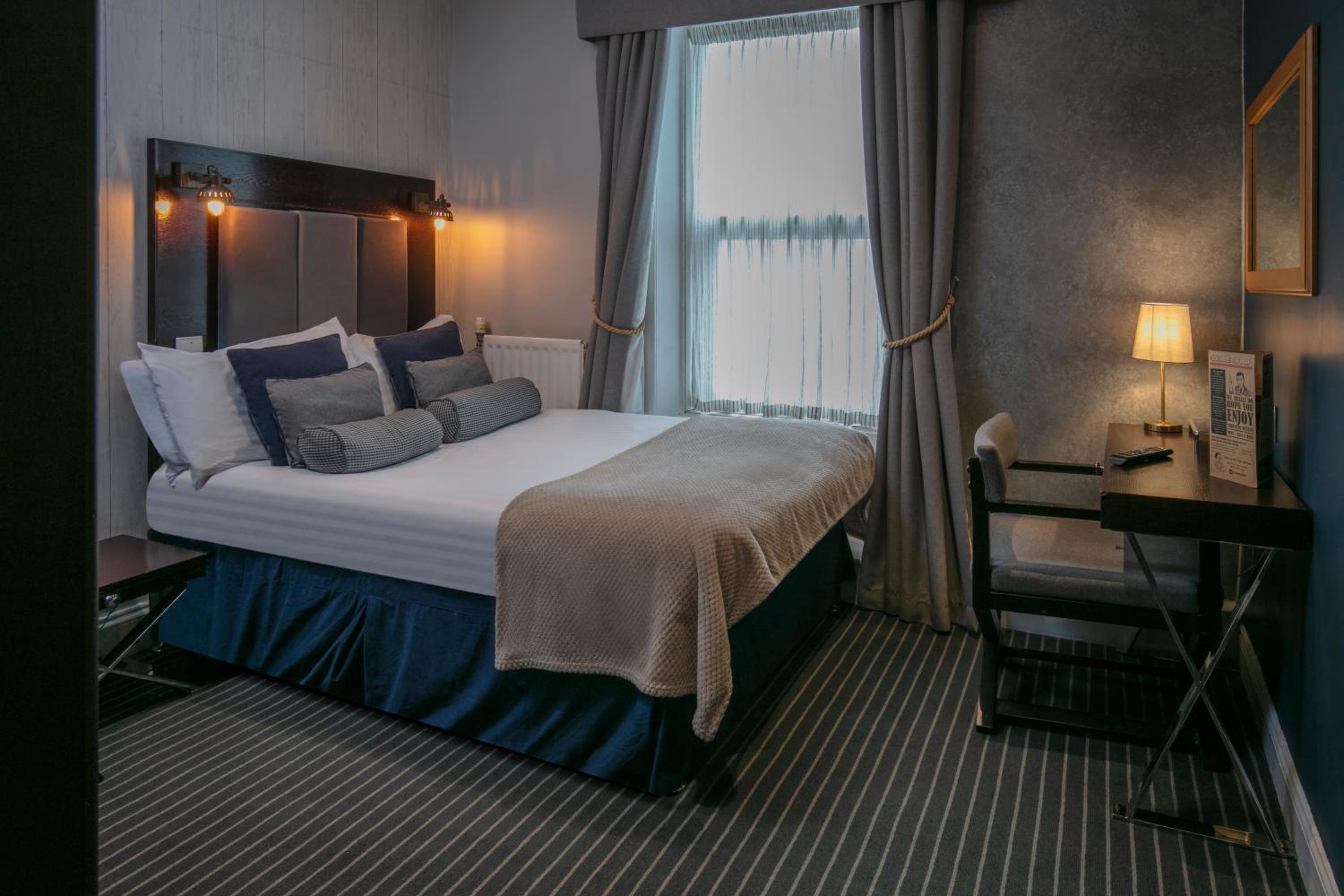 Cozy Double Room - Non-Smoking