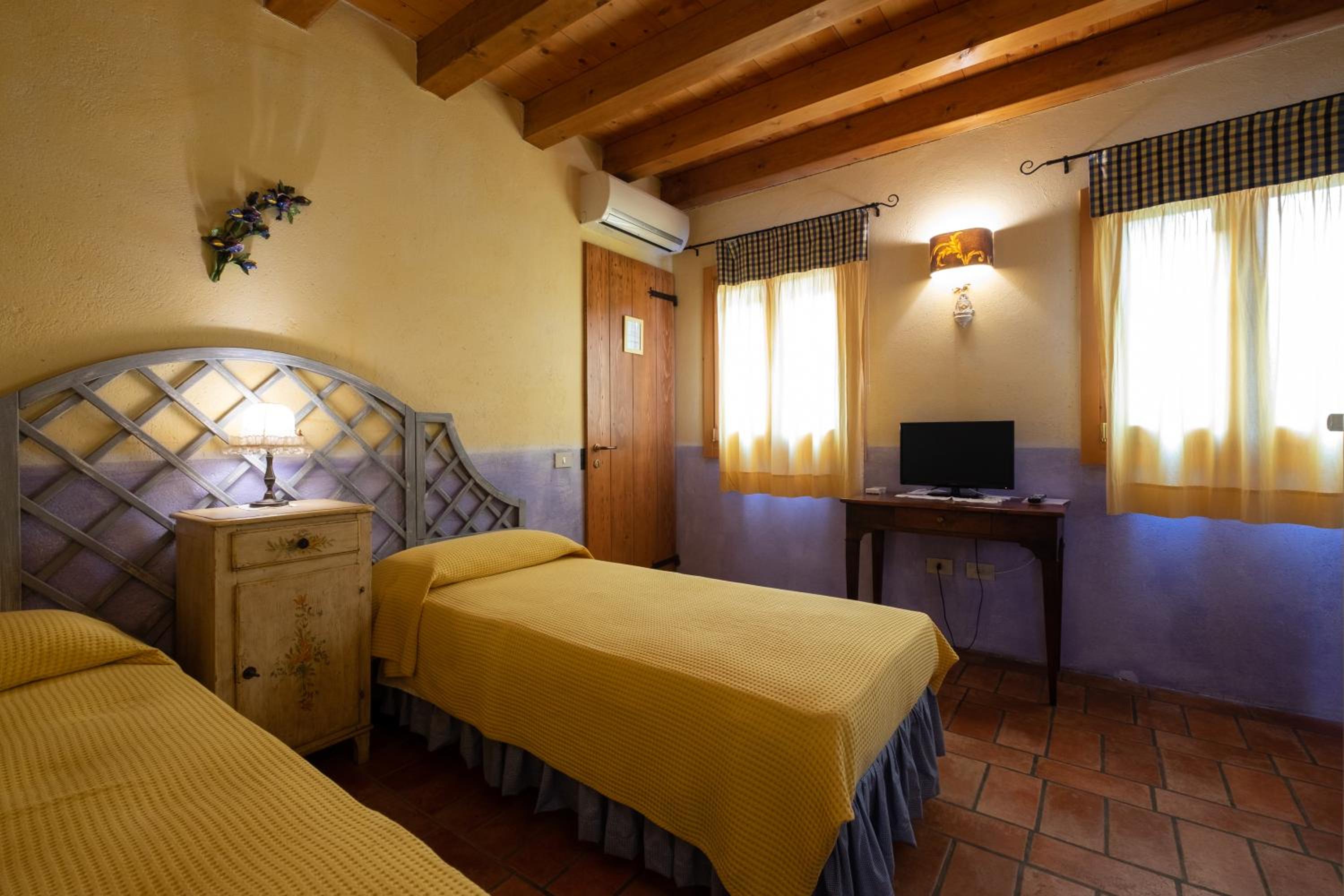 Double or Twin Room photo 2