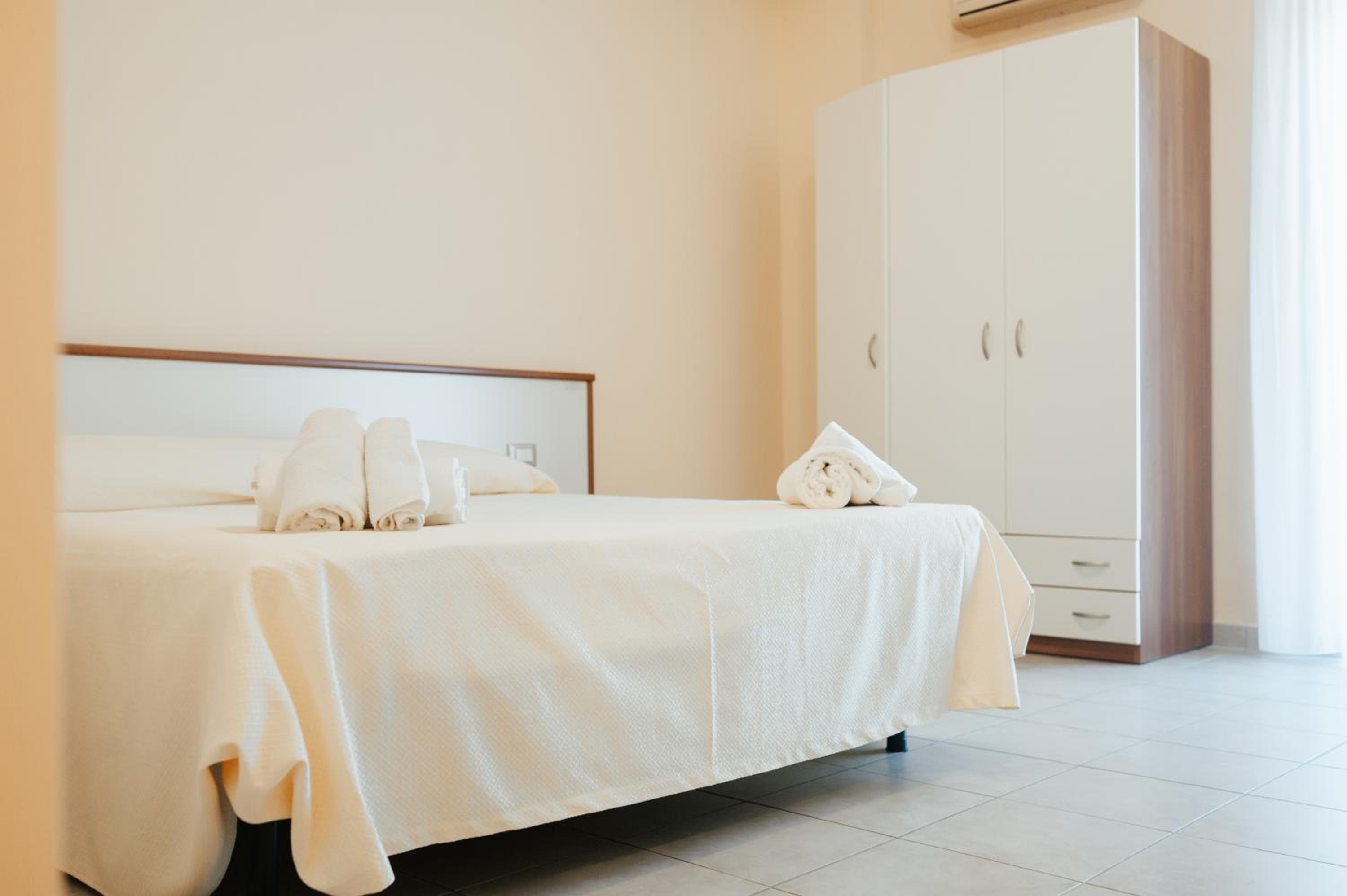 Quadruple Room with Balcony - Photo 1
