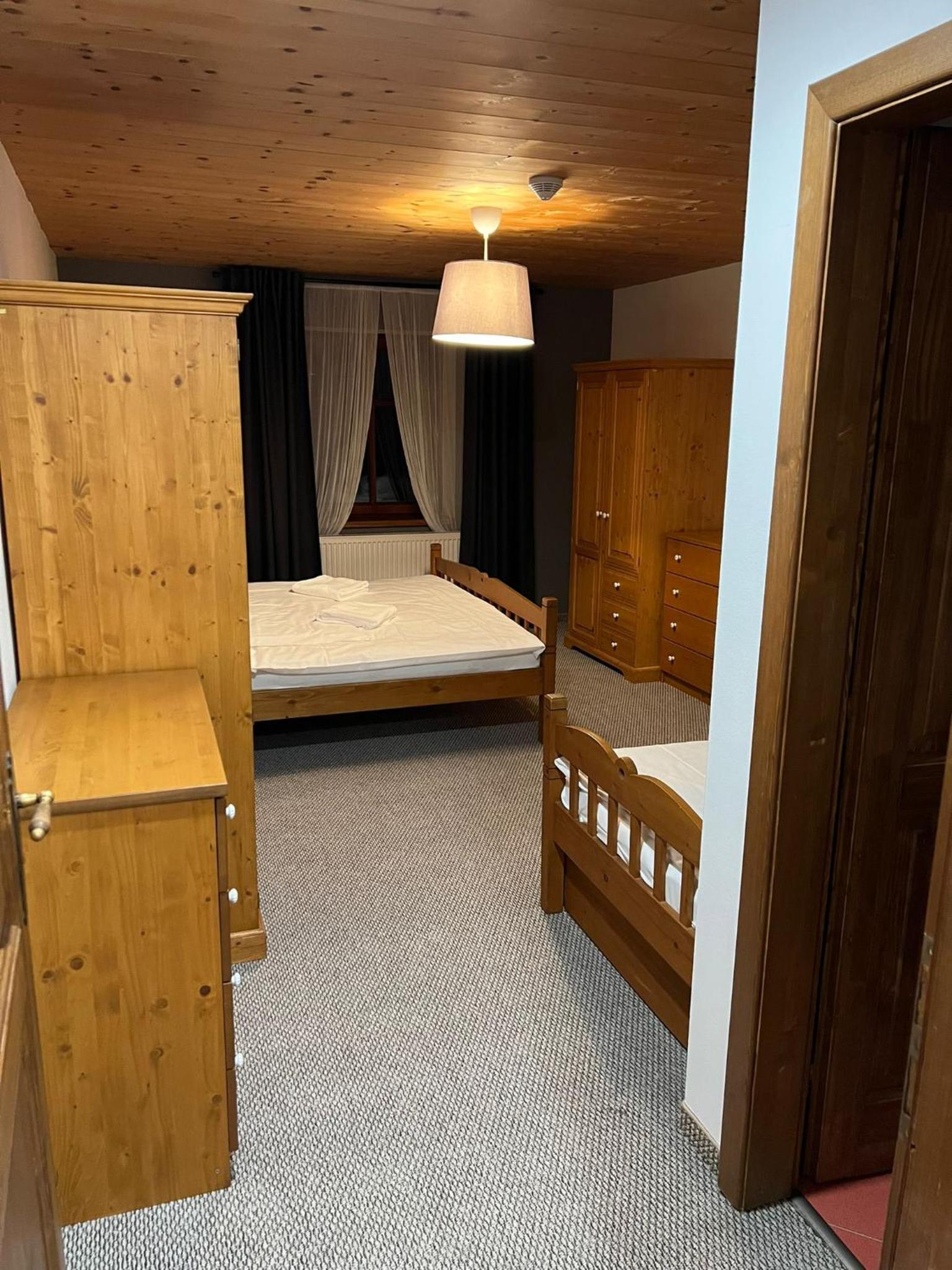 Deluxe Family Room photo 1