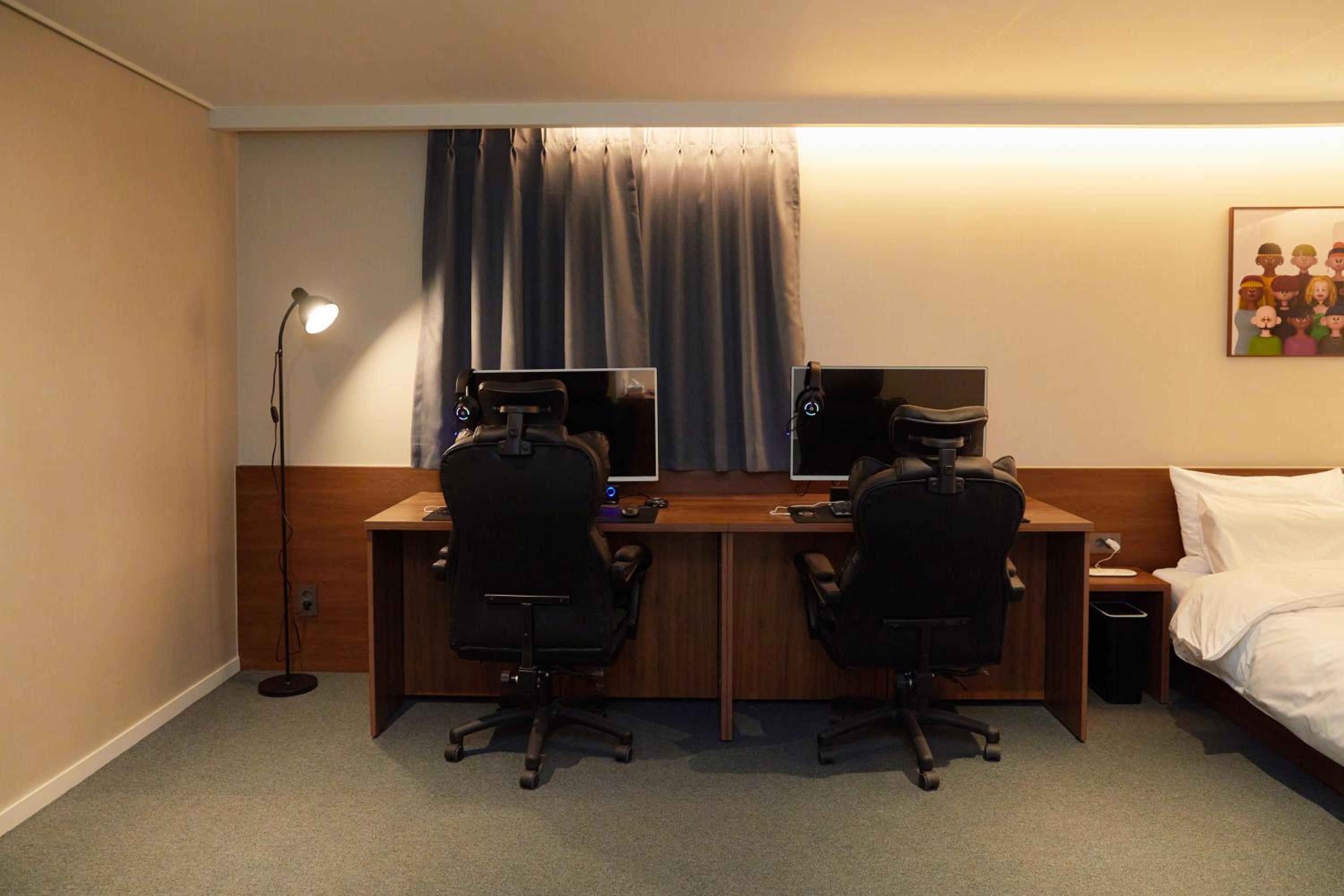 Double Room - Photo 7