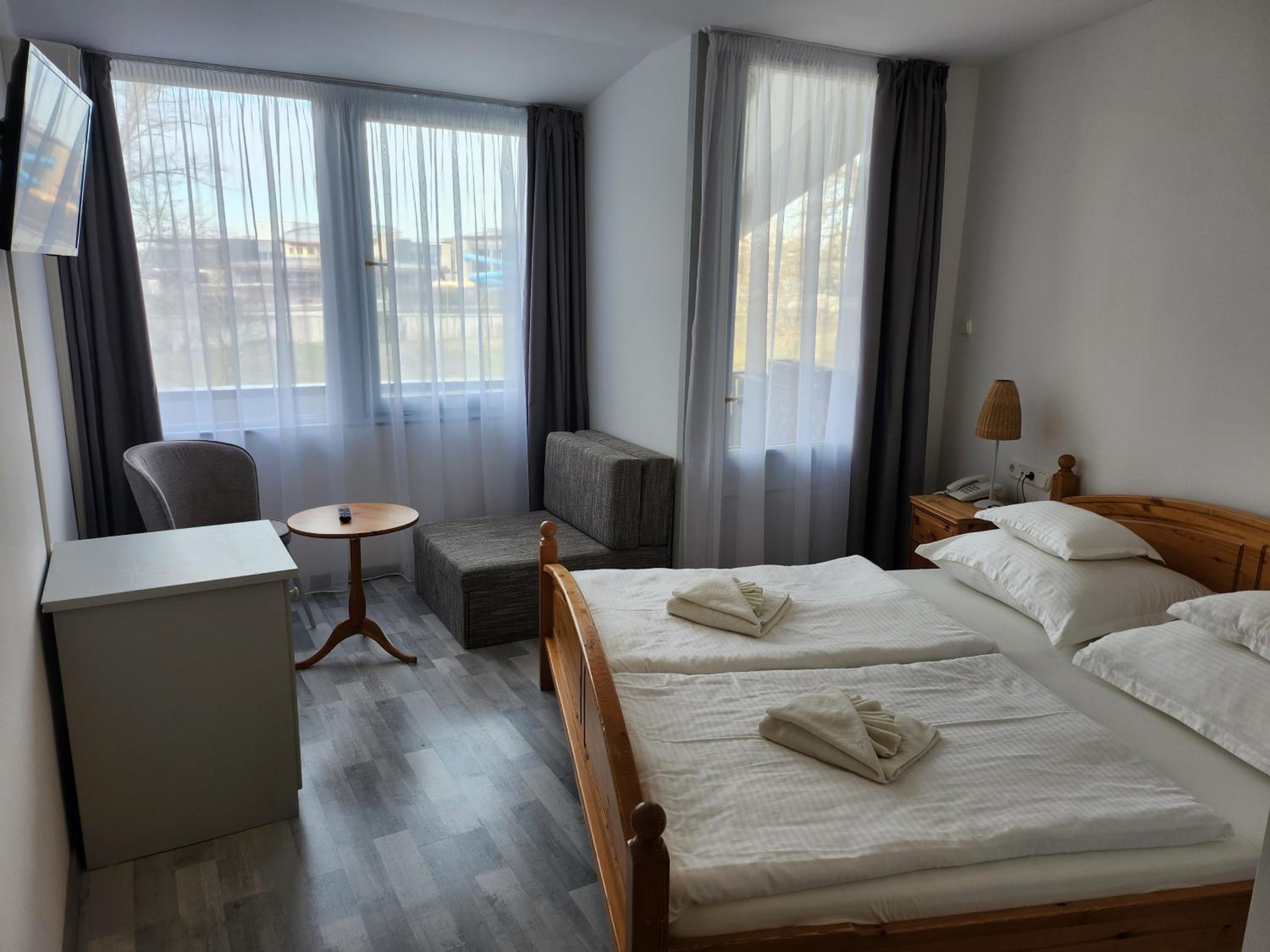 Deluxe Double Room with Balcony photo 1