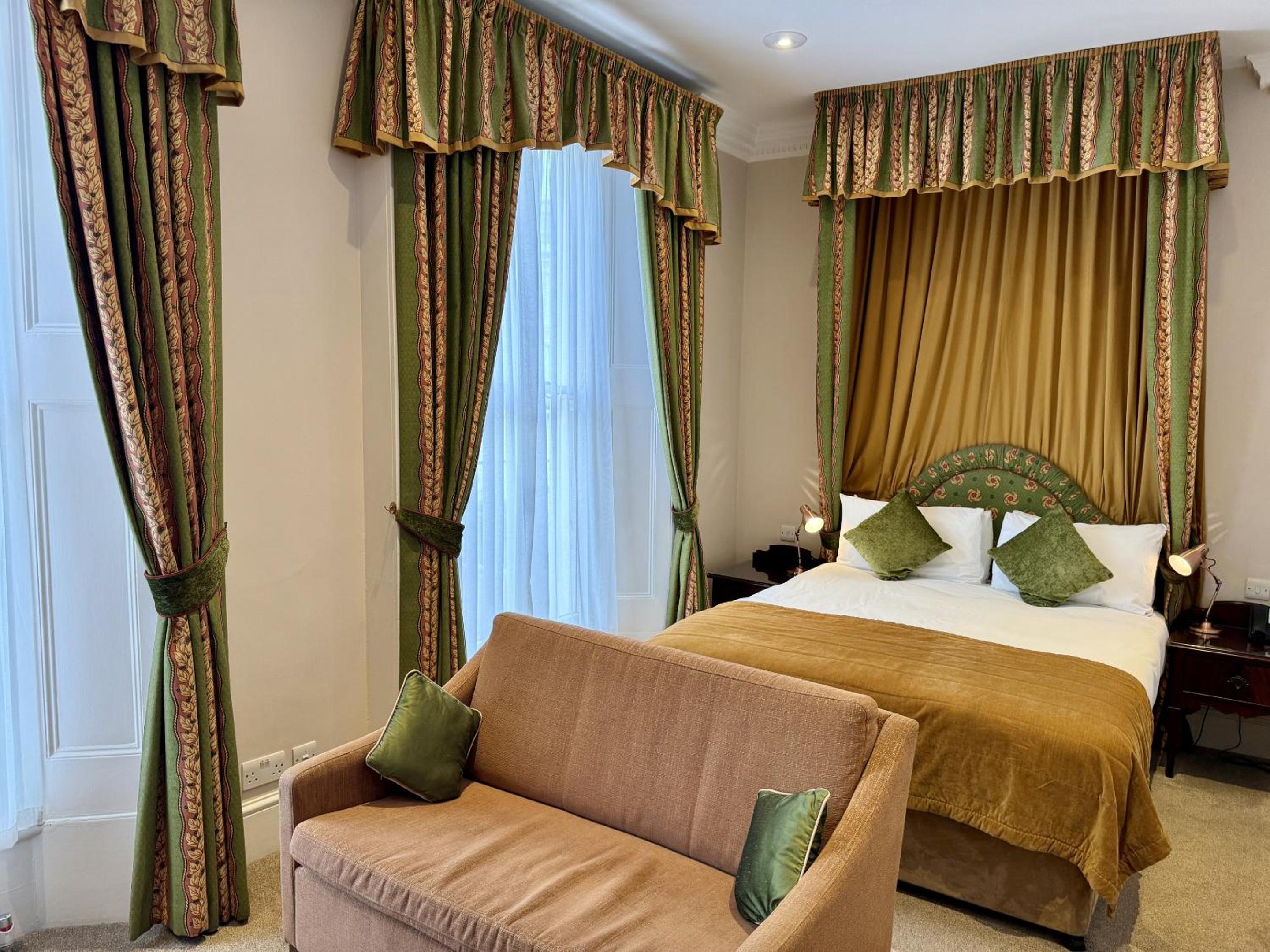 Deluxe Double Room photo 3