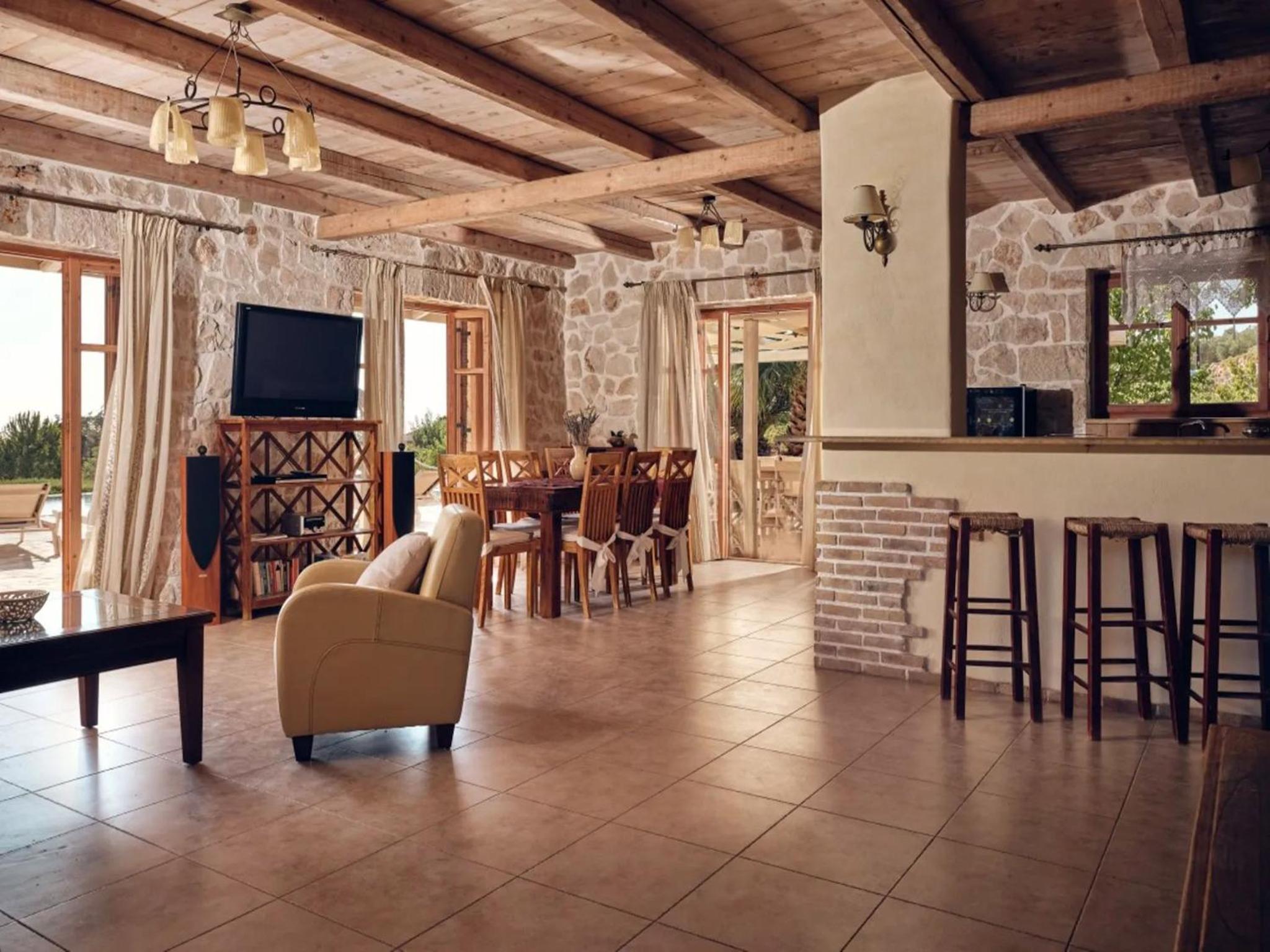 Villa photo 3
