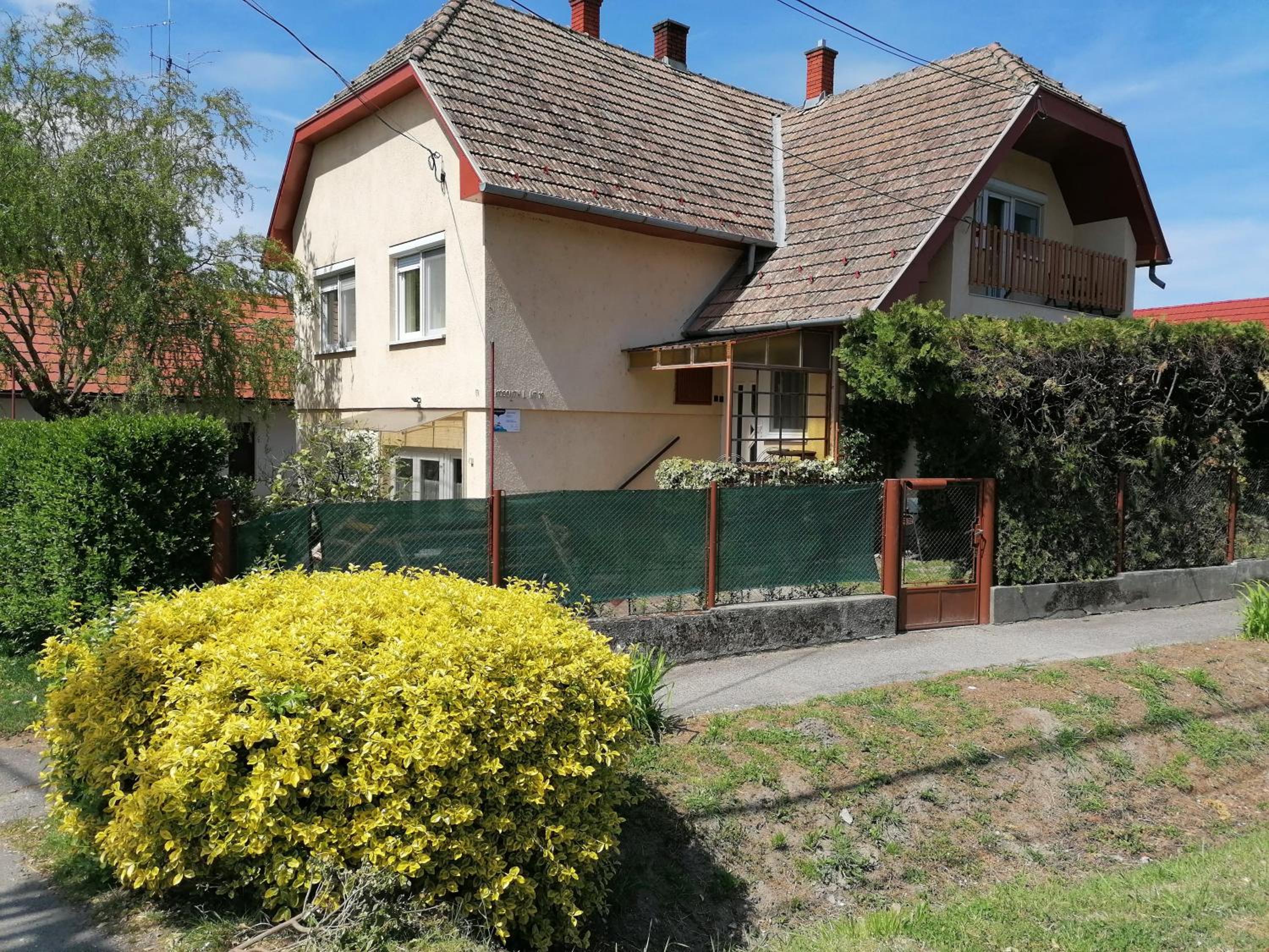 Four-Bedroom House photo 3