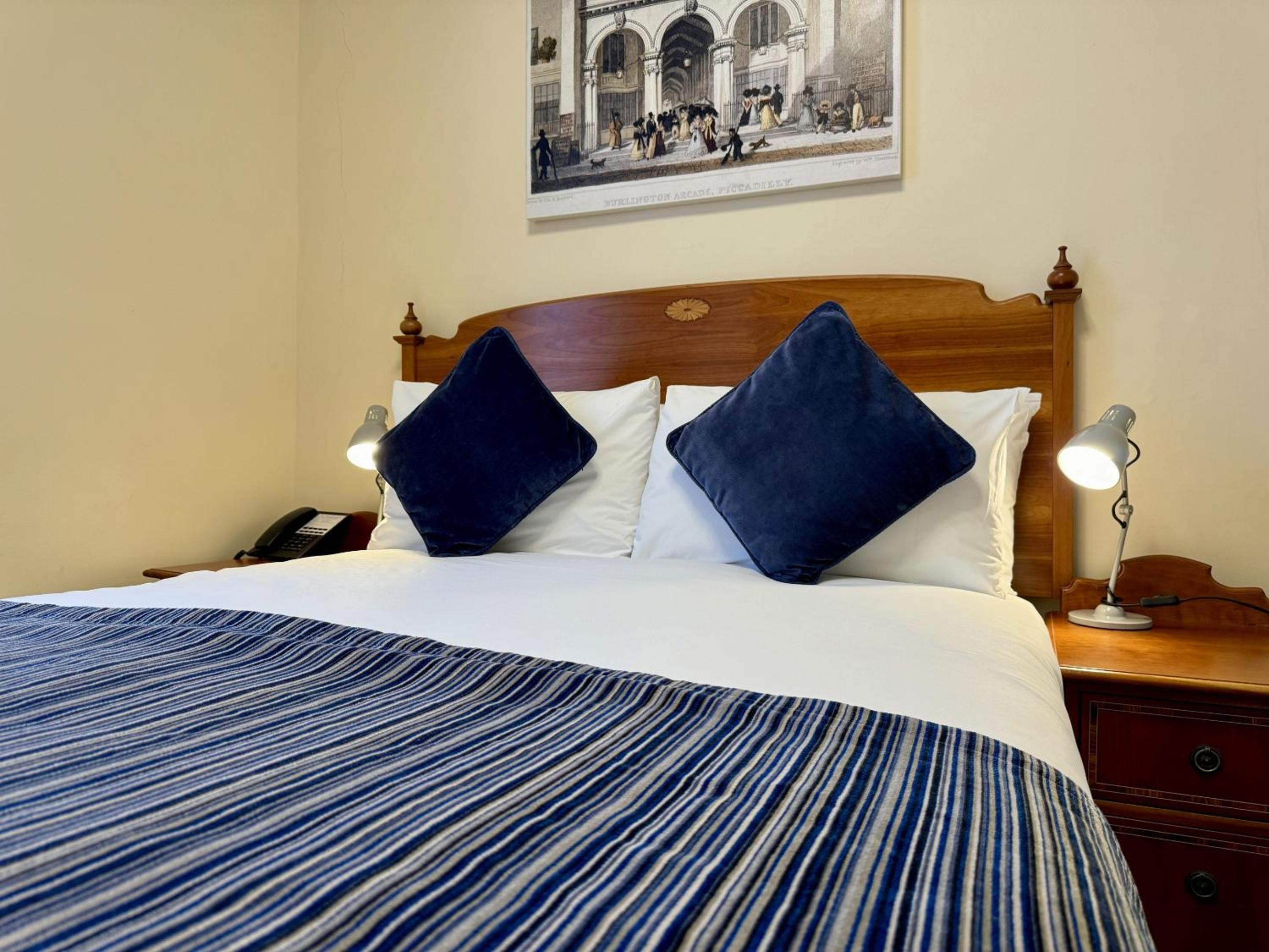 Standard Double Room photo 3