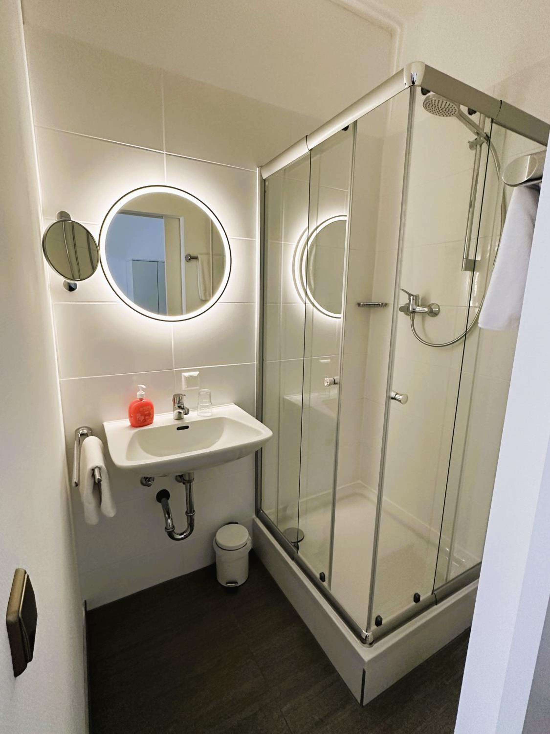 Single Room - Photo 3