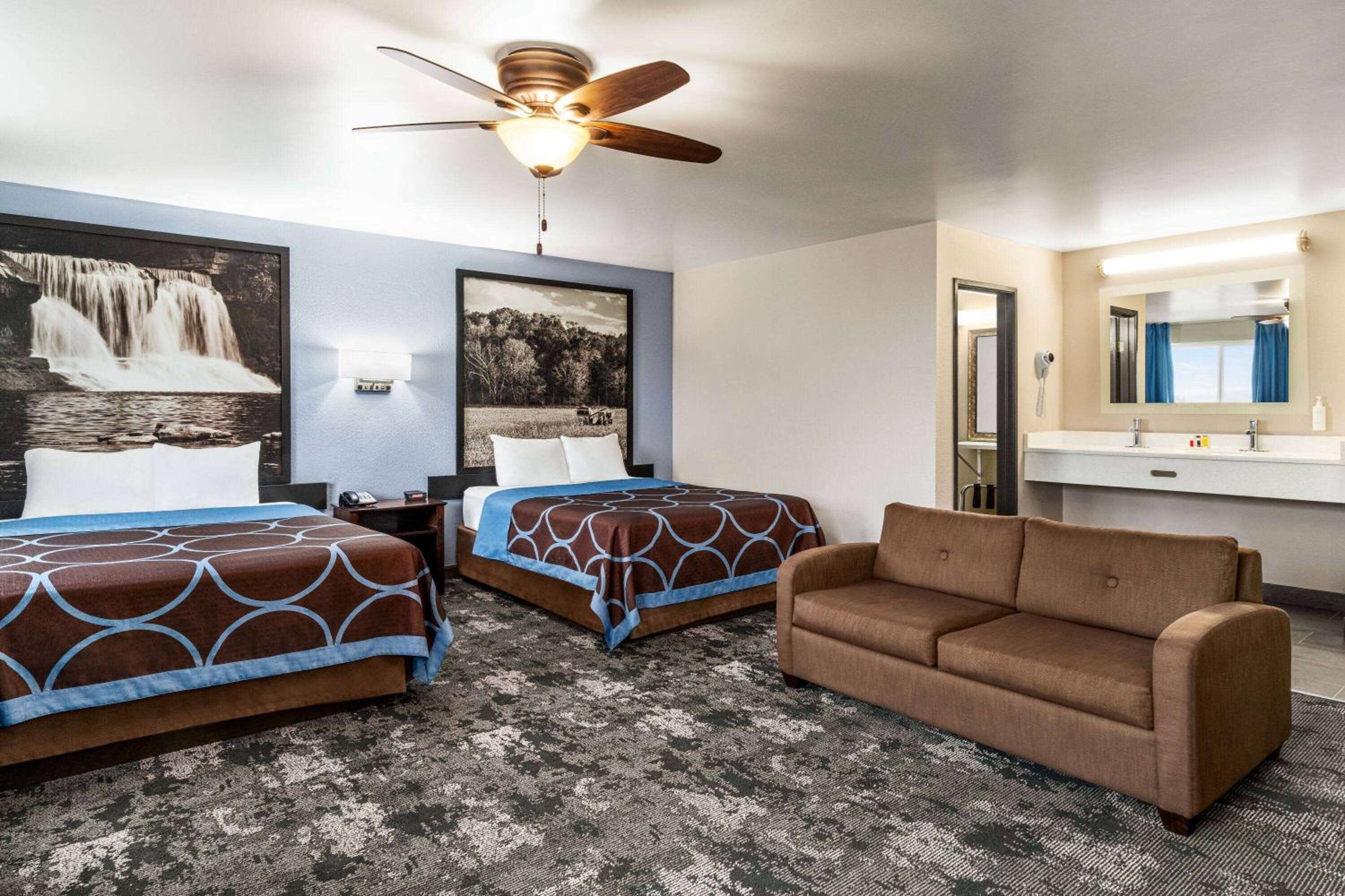 Studio Suite with Two Queen Beds - Non-Smoking - Photo 3