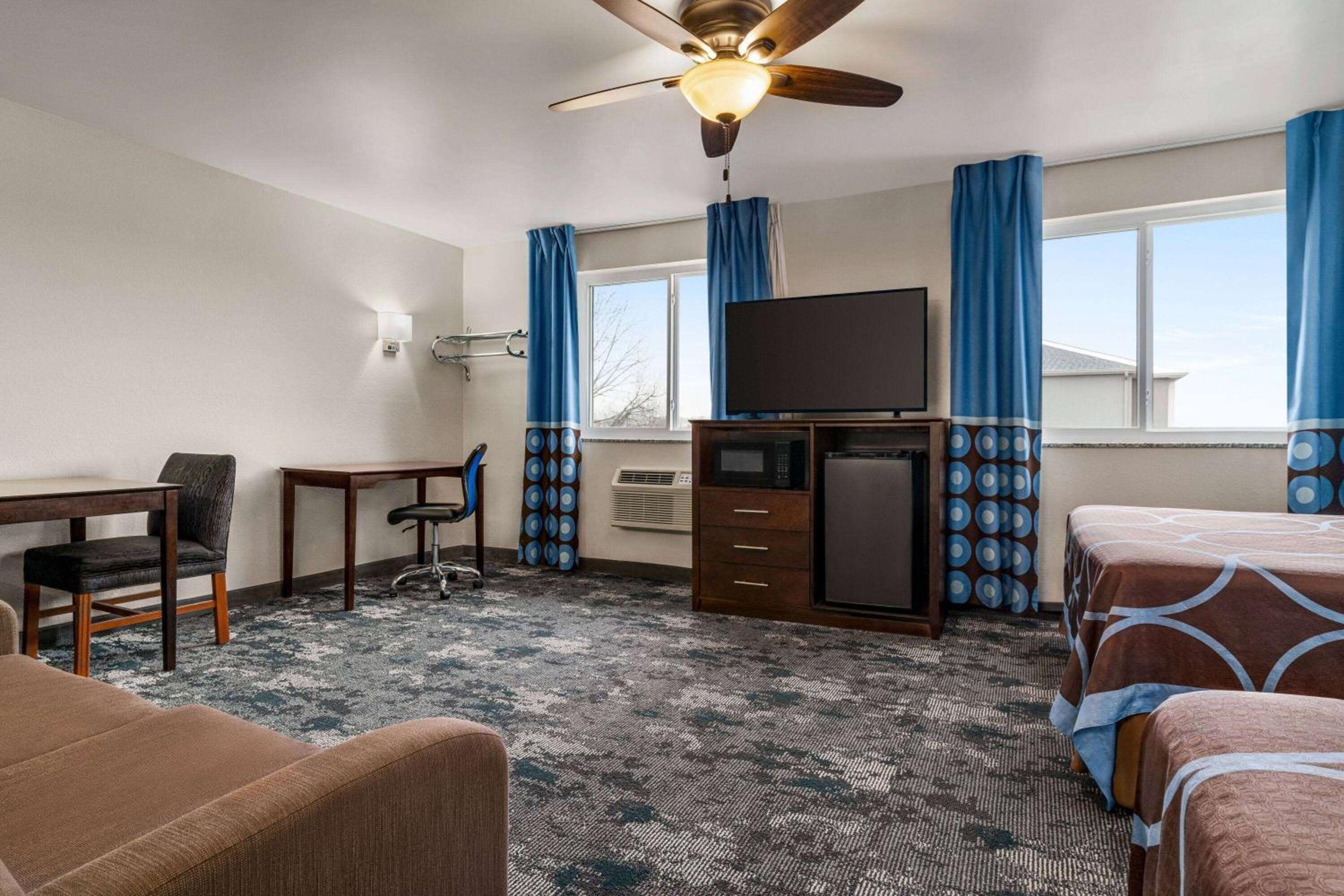 Studio Suite with Two Queen Beds - Non-Smoking - Photo 2