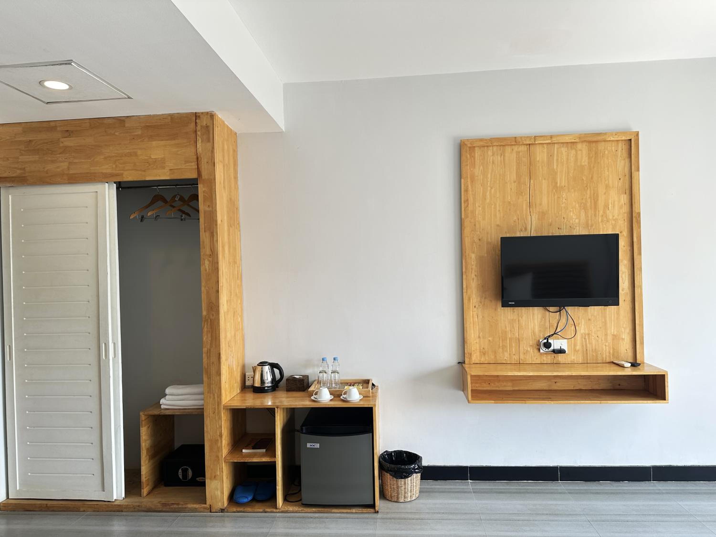 Deluxe Double or Twin Room with City View photo 2