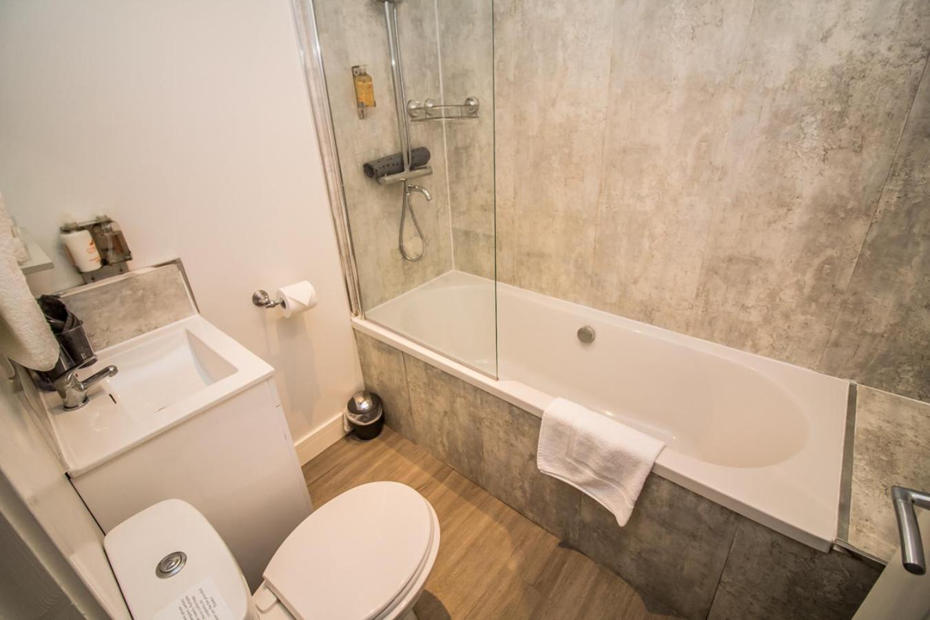 Deluxe Triple Room - Photo 3