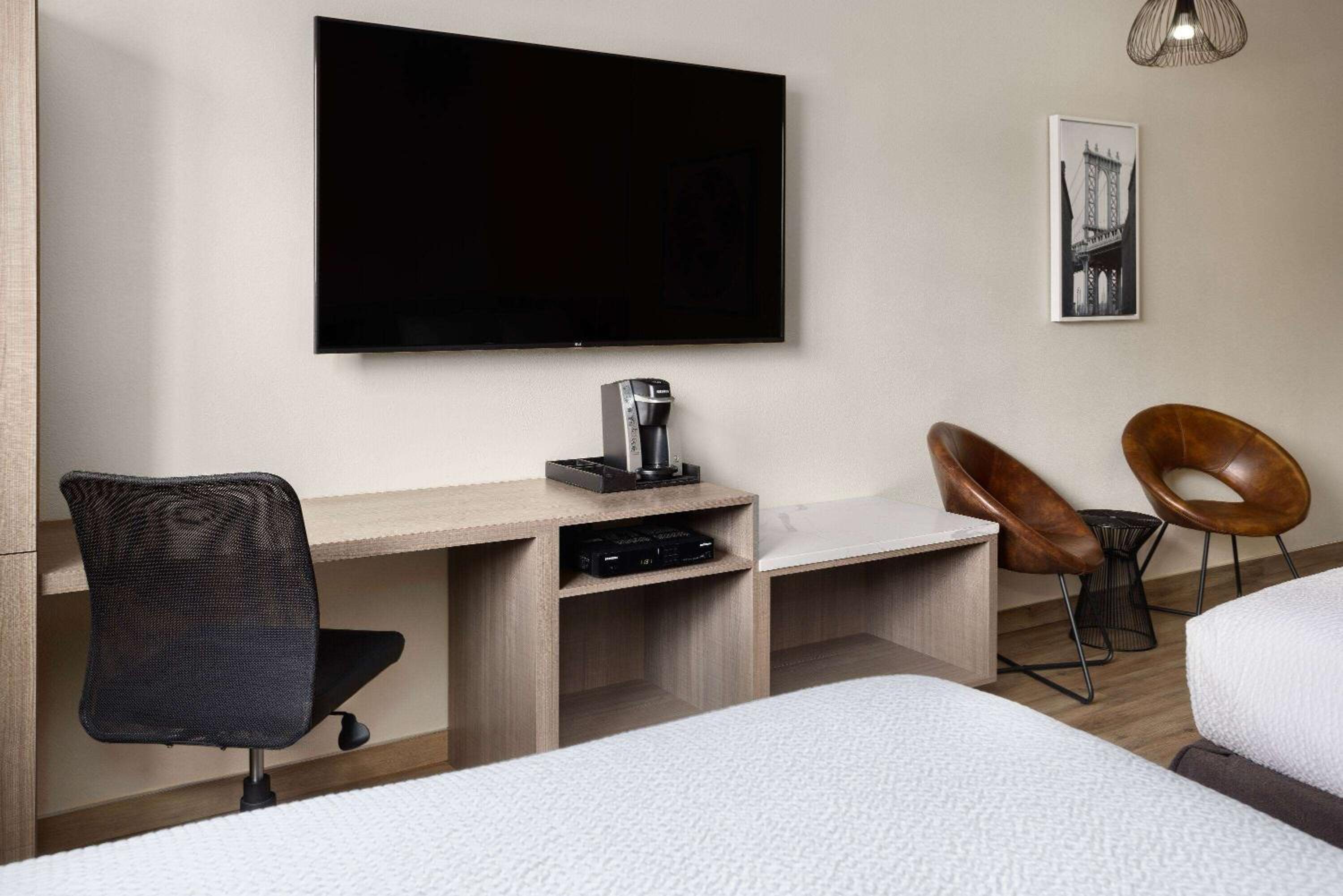 Double Room with Two Double Beds - Non-Smoking - Photo 3