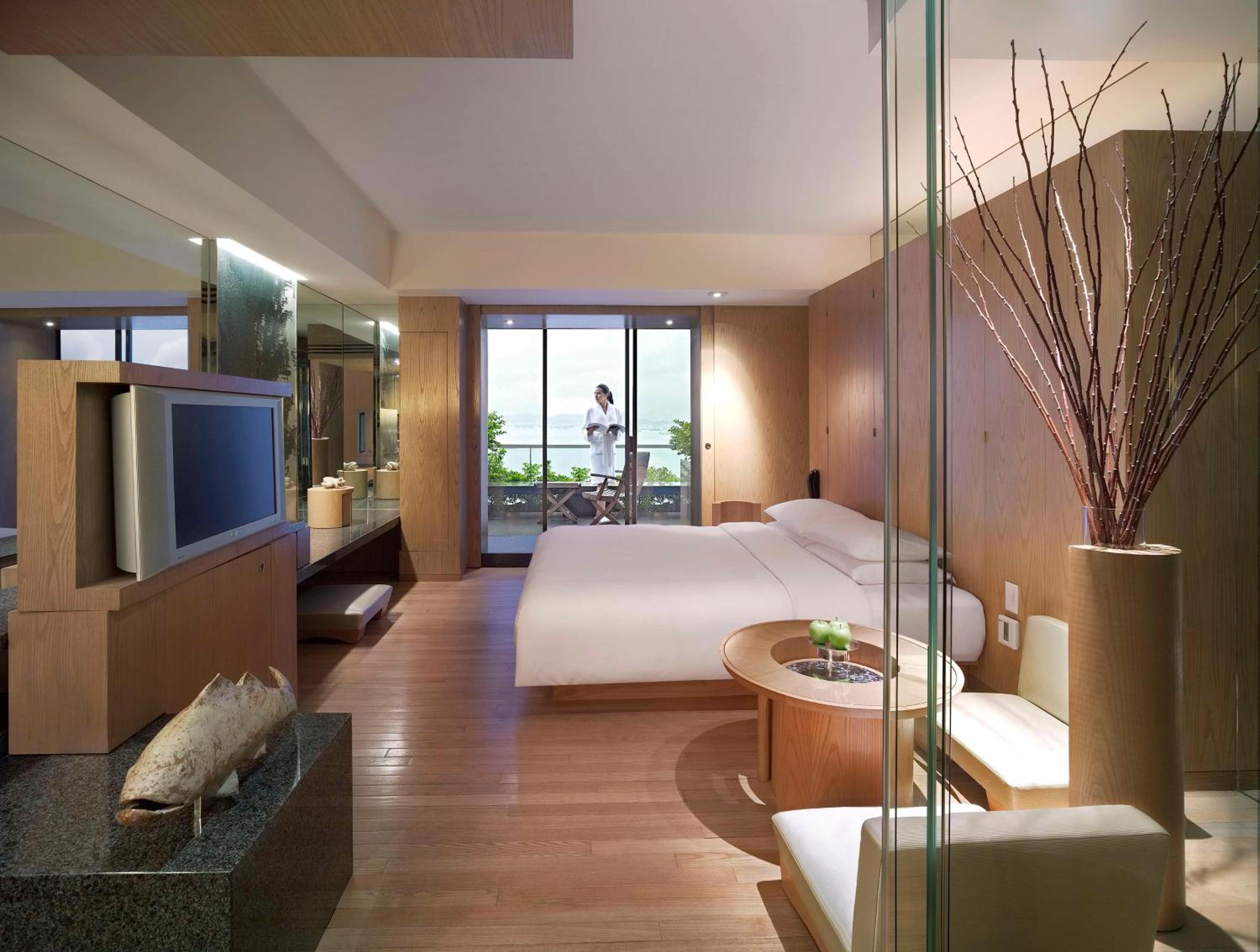 King Room with Terrace and Harbor View Plateau