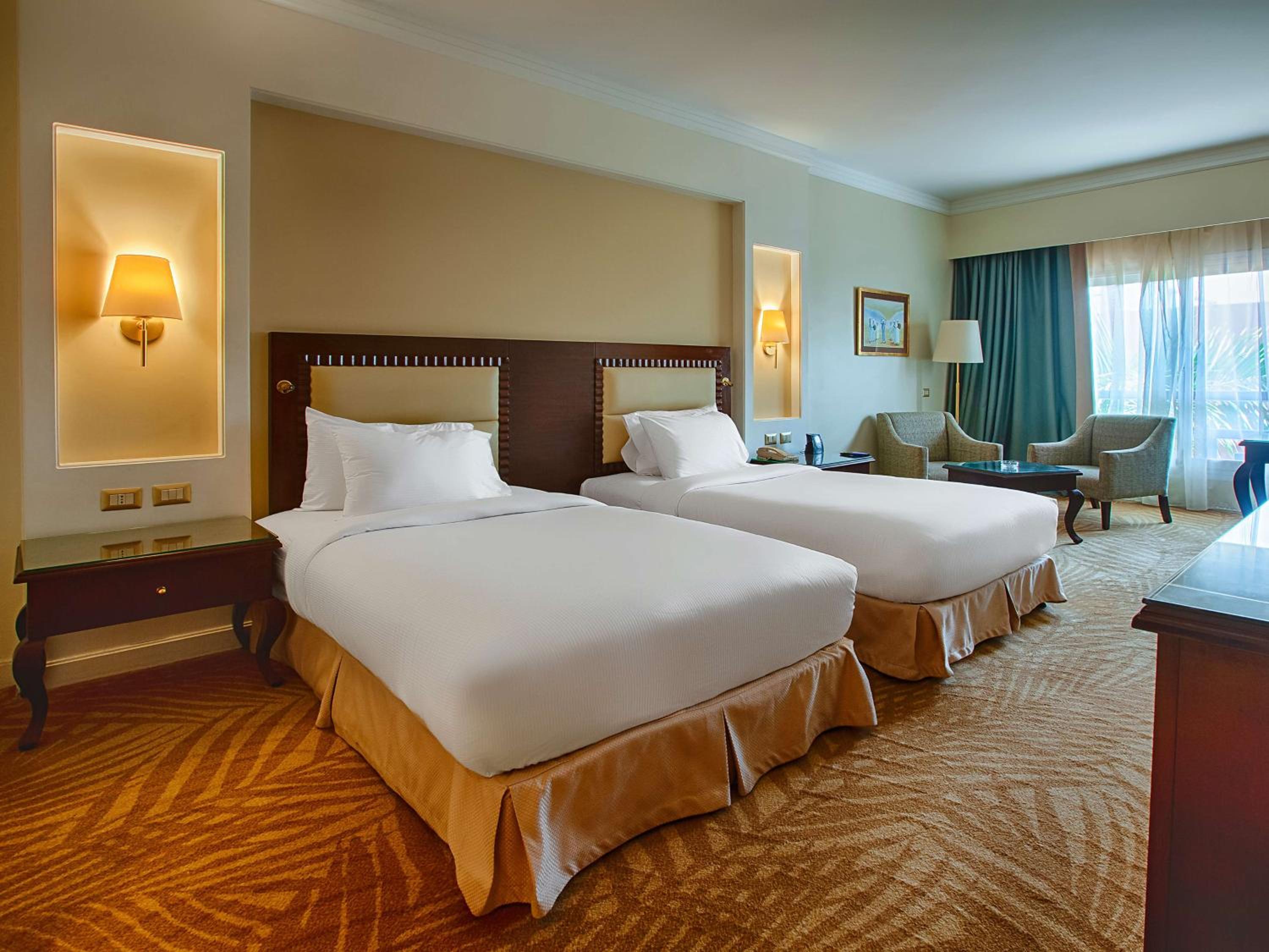 Junior Suite, 1 Queen Bed (Executive)