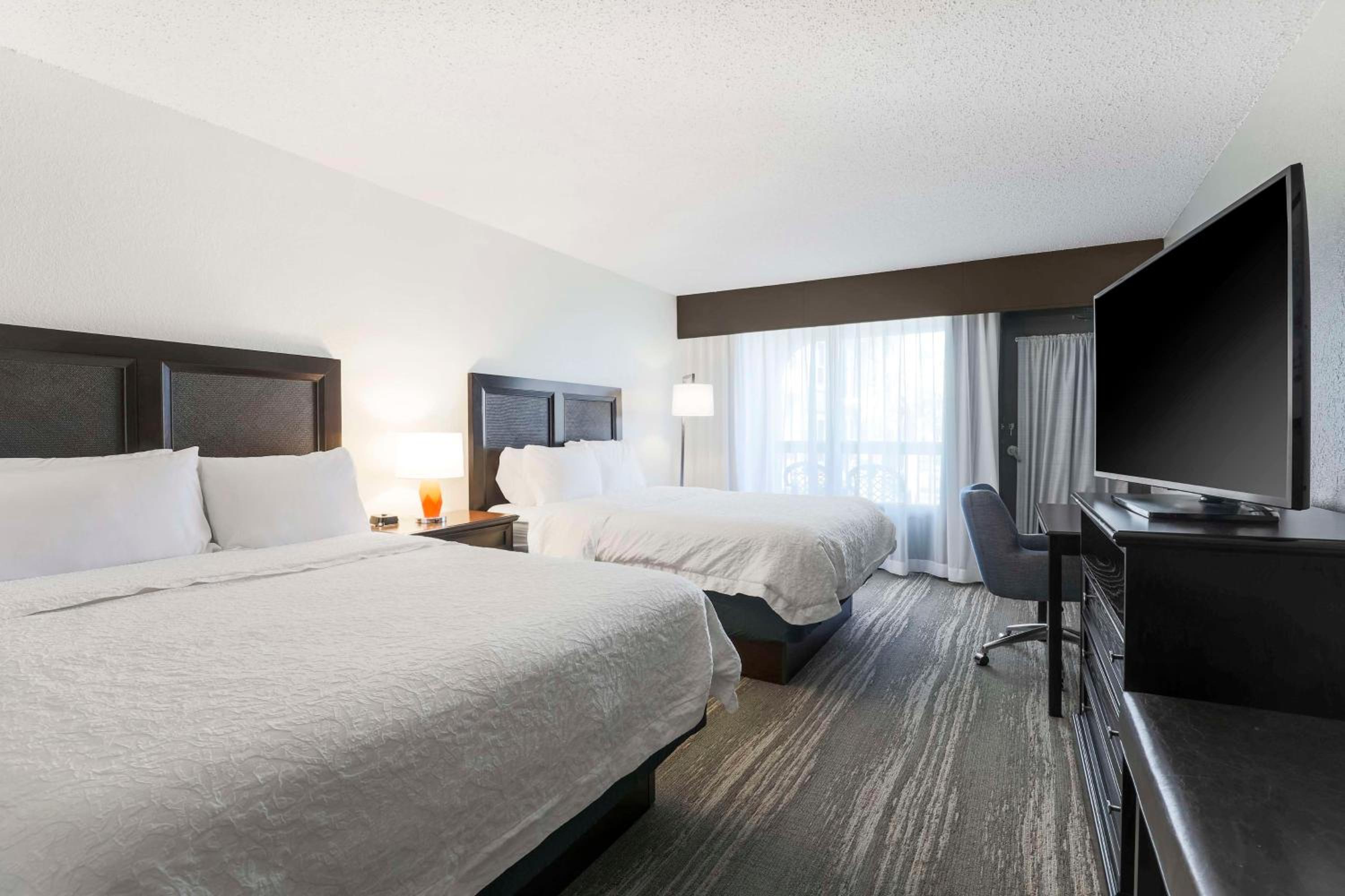 Queen Room with Two Queen Beds - Photo 2