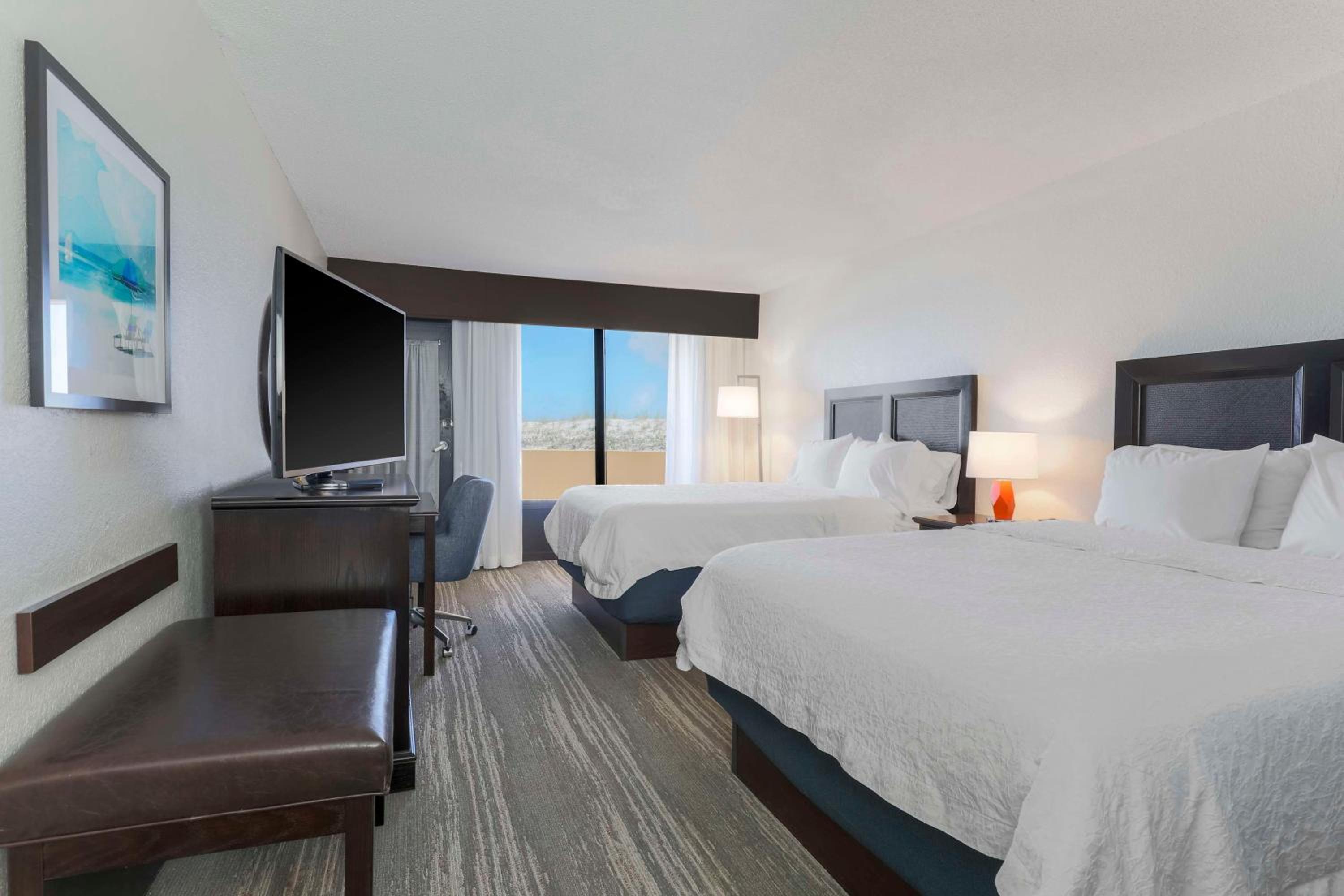 Queen Room with Two Queen Beds and Dune View - Non-Smoking - Photo 2