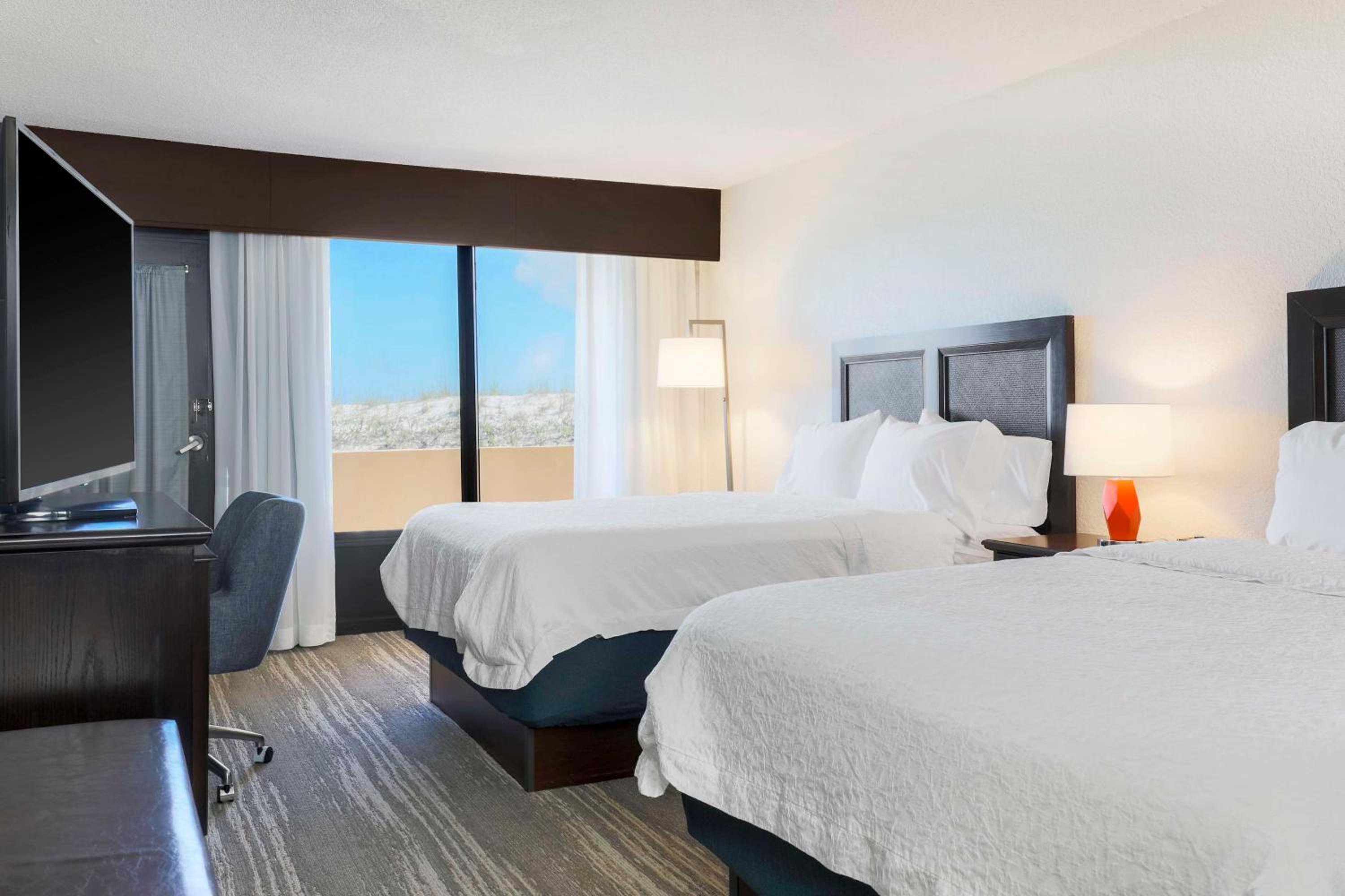 Queen Room with Two Queen Beds and Dune View - Non-Smoking - Photo 4