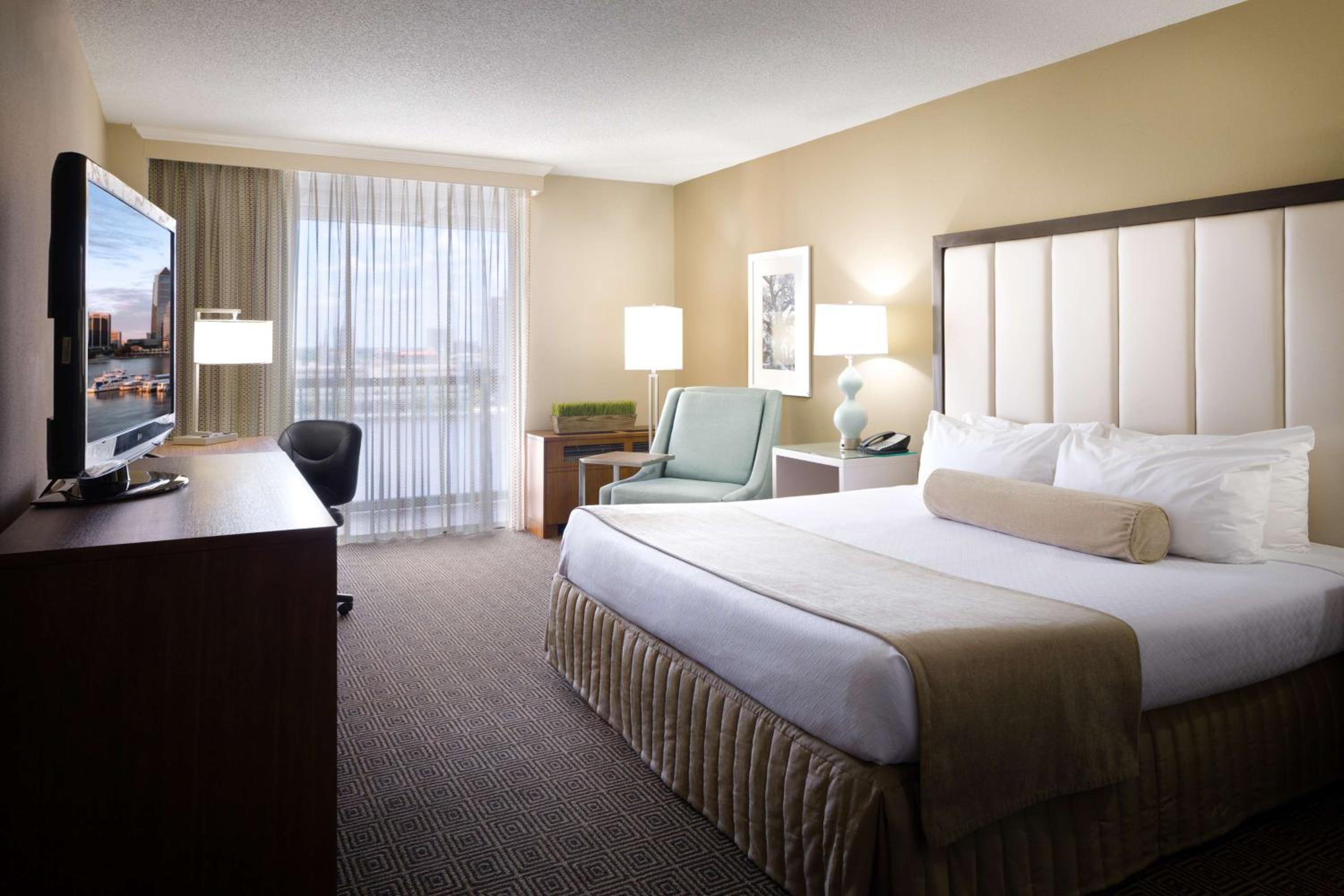 King Room with River View - Photo 4