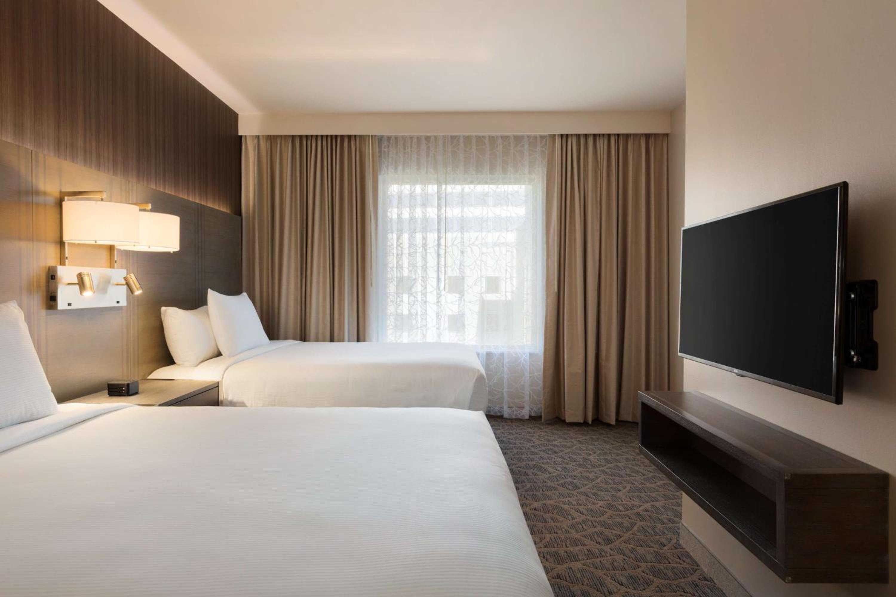 Two-Bedroom Suite with Two Queen Beds with Lake View