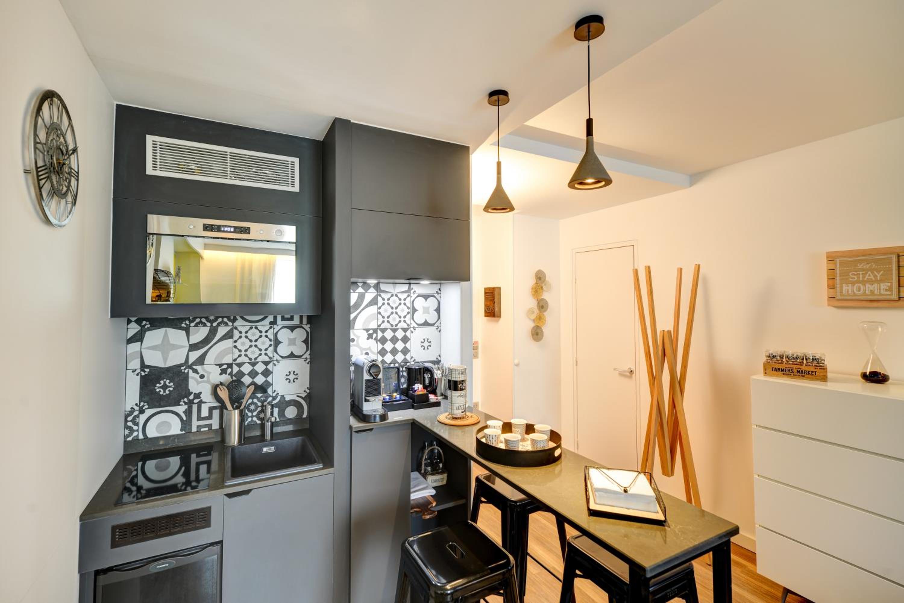 Superior Apartment with One Double Bed and View